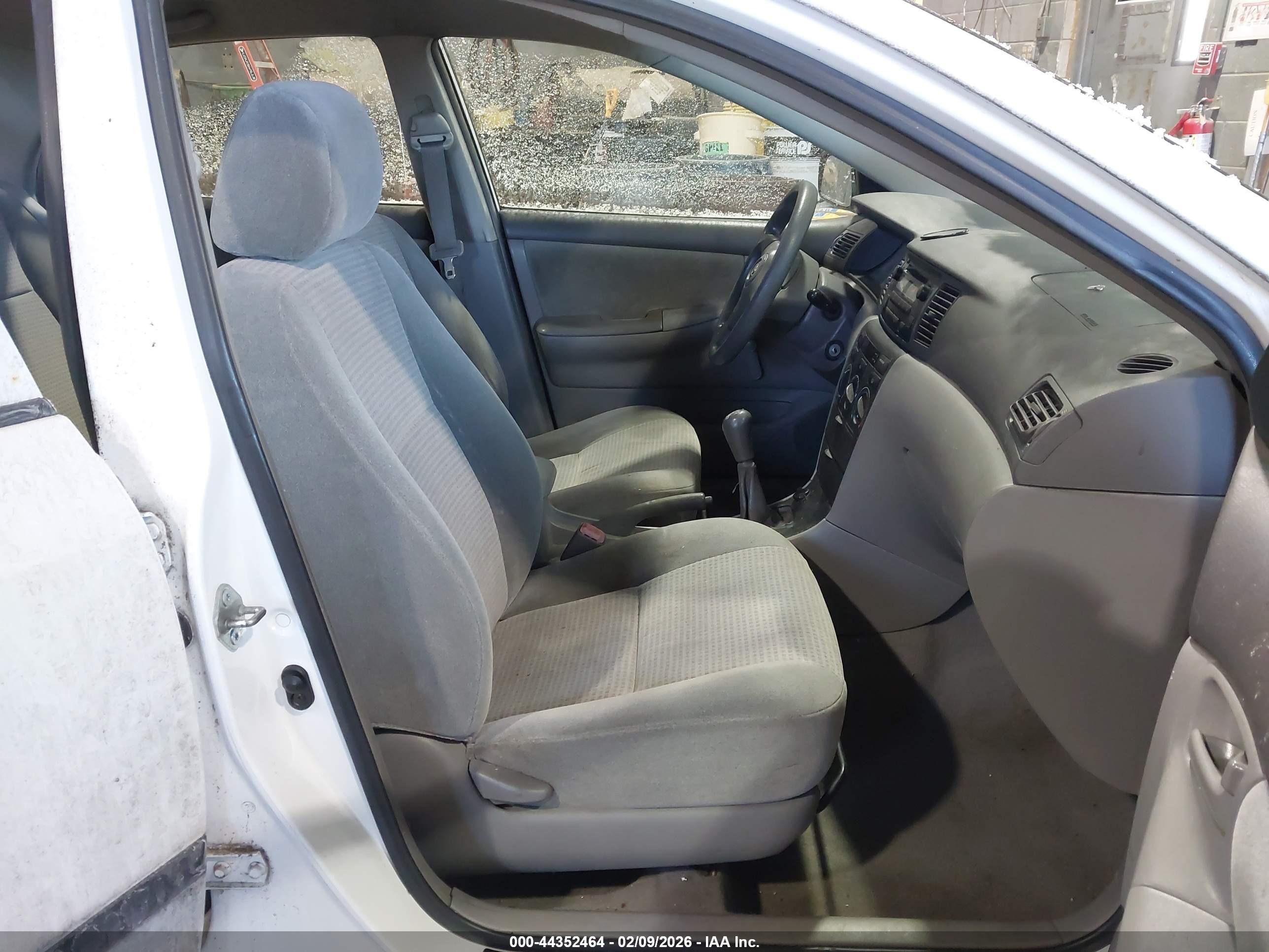 TOYOTA COROLLA image 5