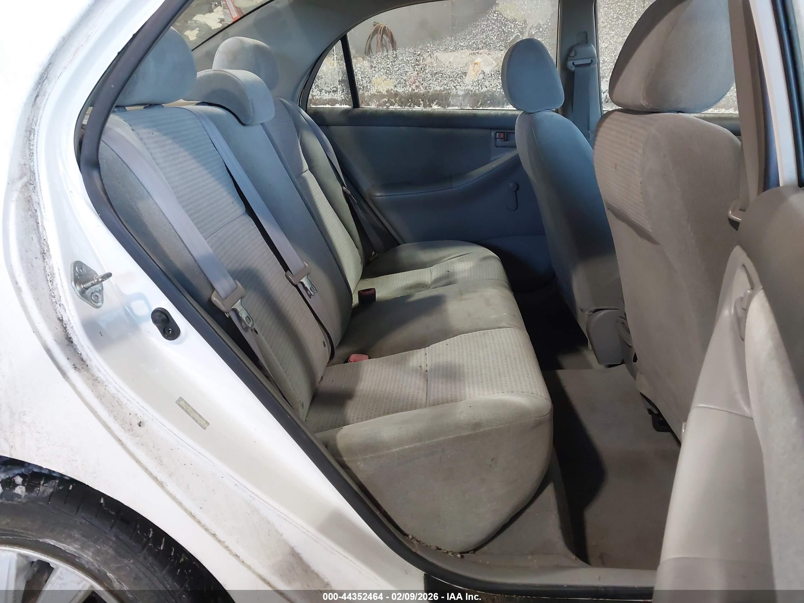 TOYOTA COROLLA image 8