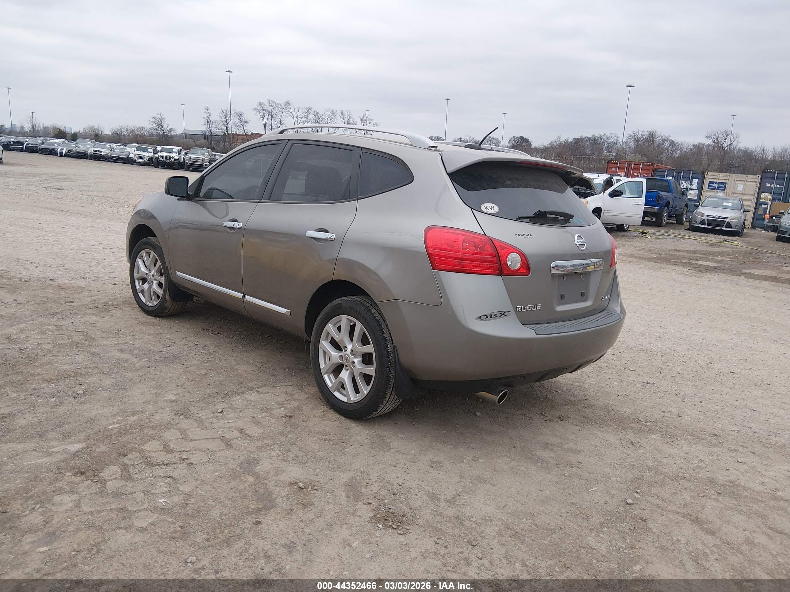 NISSAN ROGUE image 3