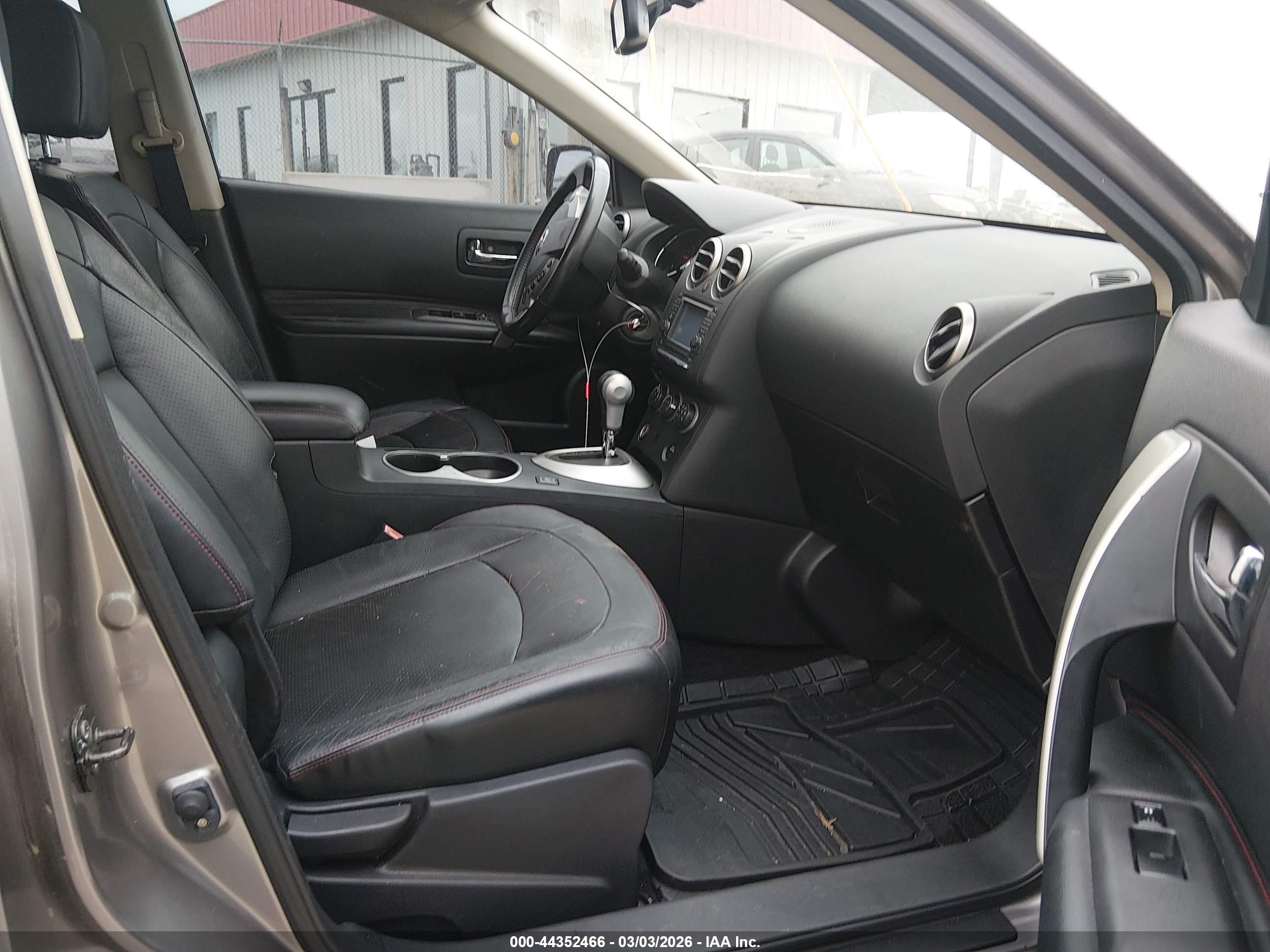 NISSAN ROGUE image 5