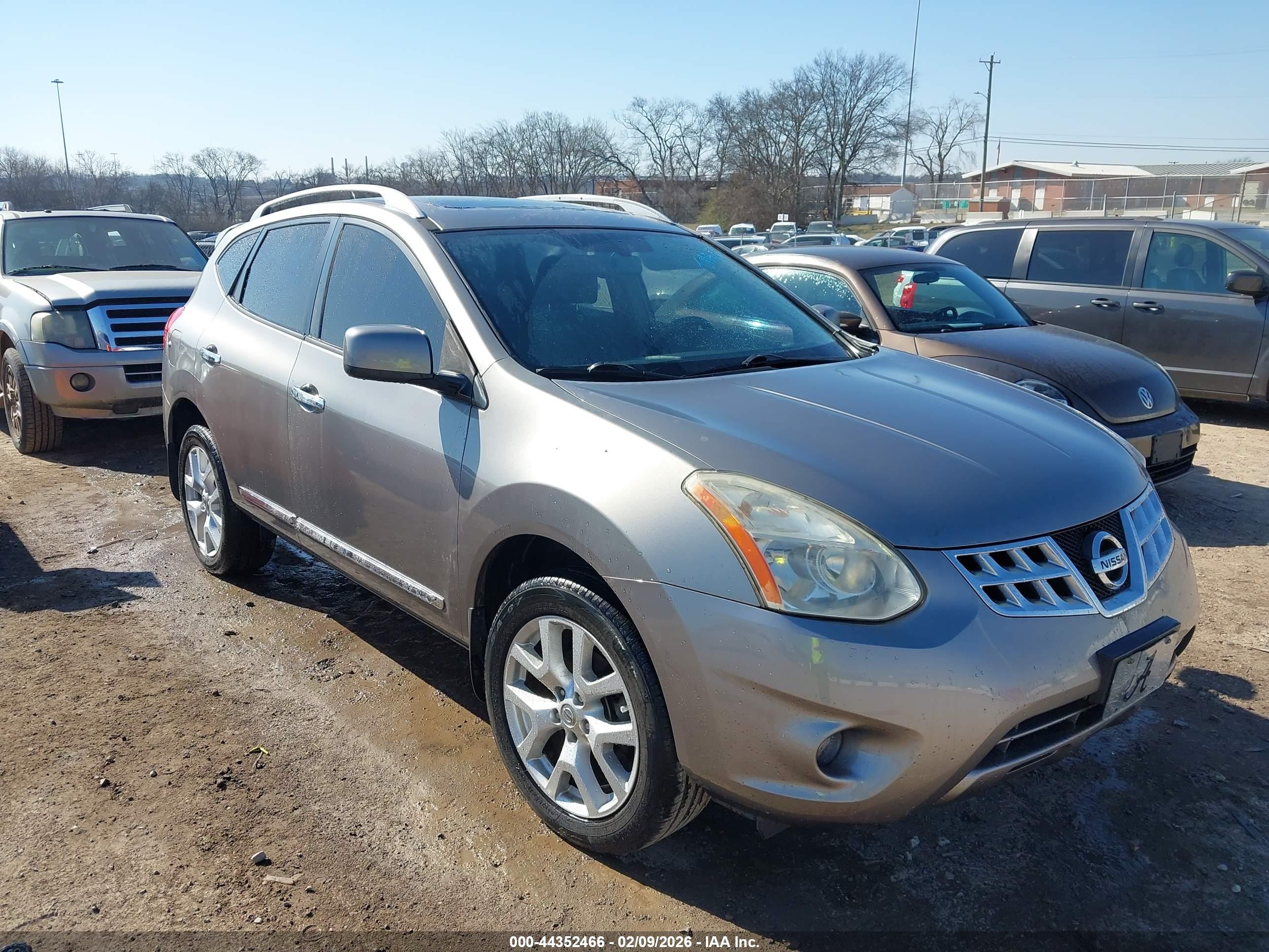 NISSAN ROGUE image 6