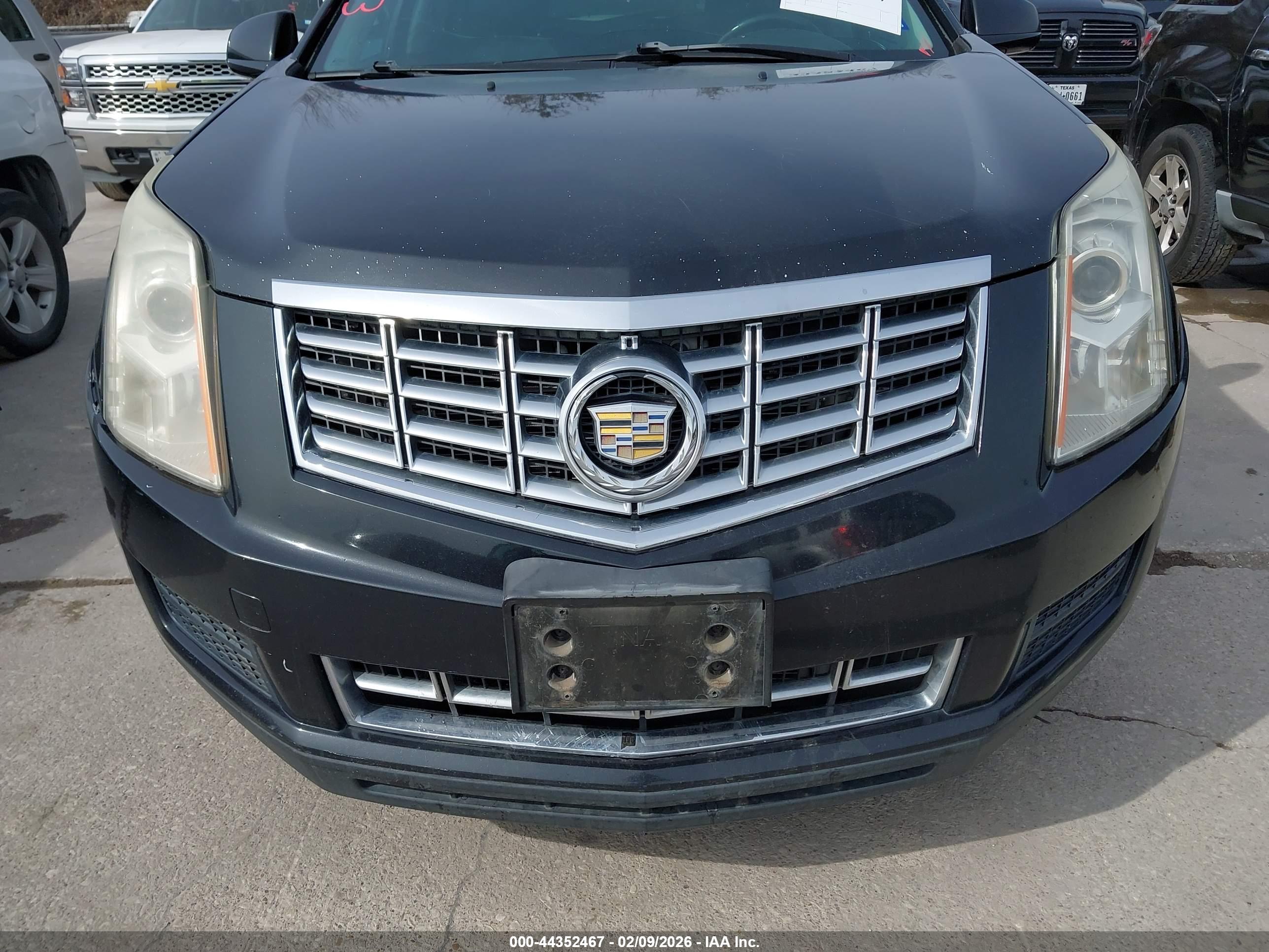 CADILLAC SRX image 6