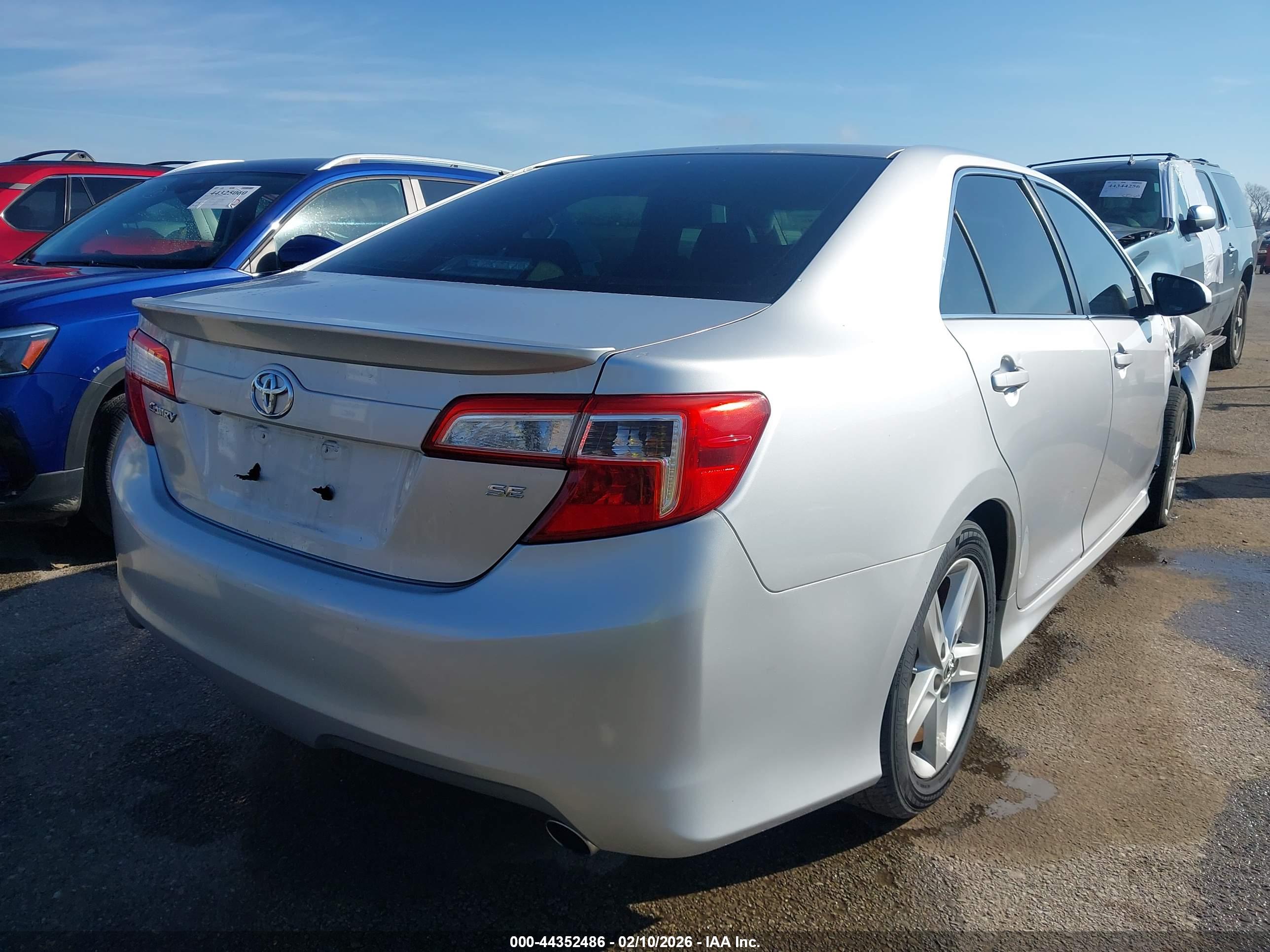 TOYOTA CAMRY image 4