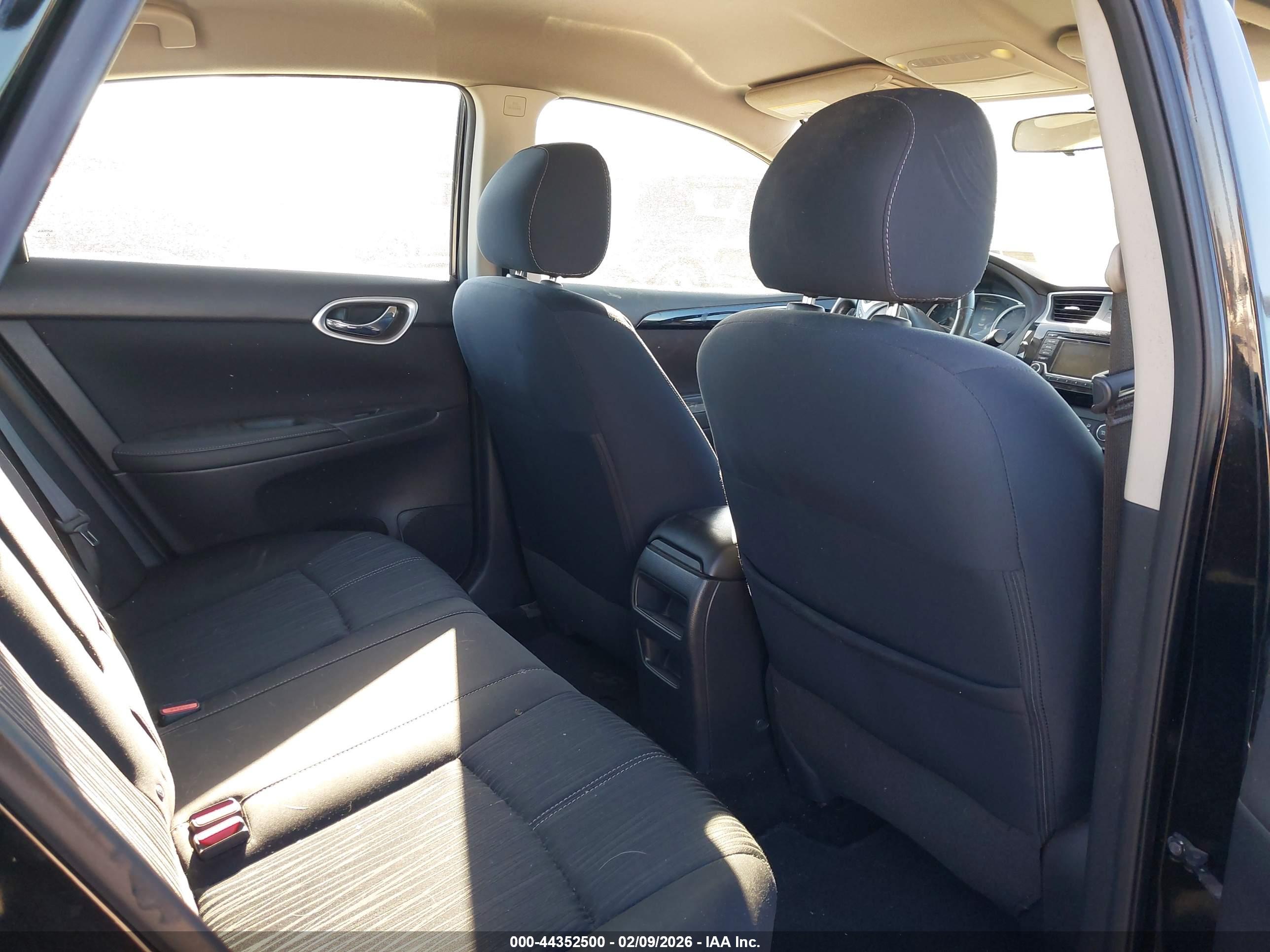 NISSAN SENTRA image 8