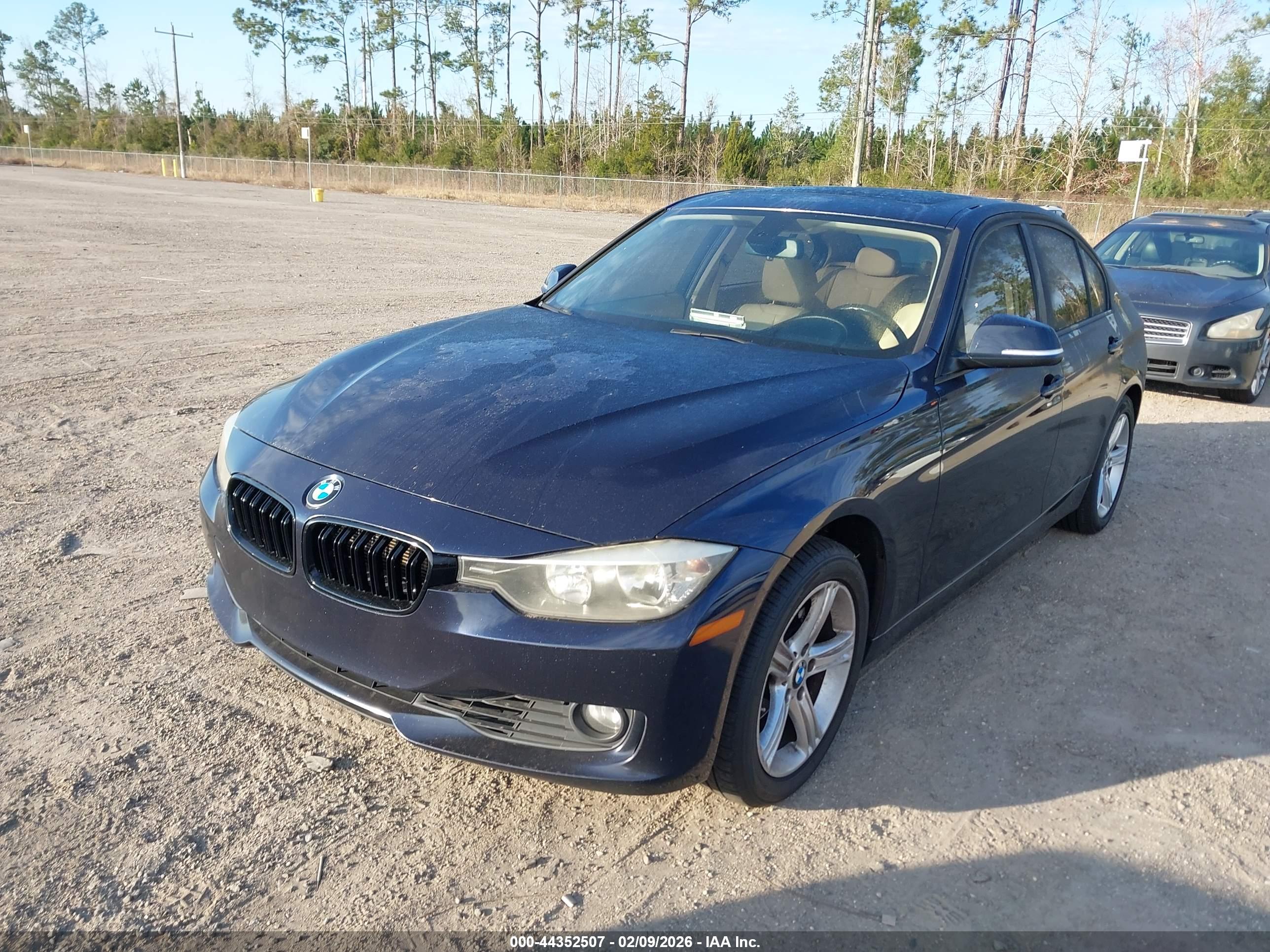 BMW 328I image 2
