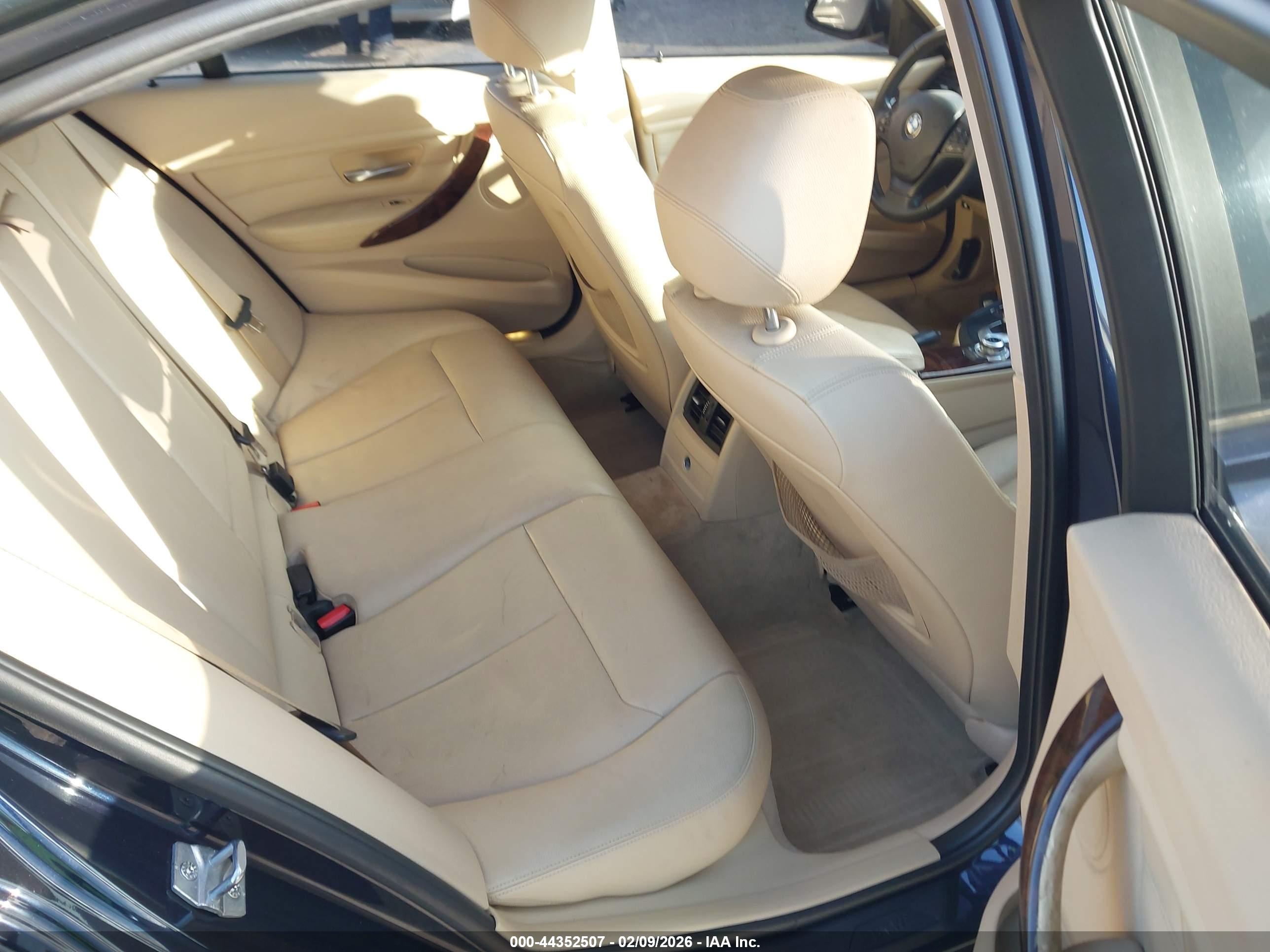 BMW 328I image 8
