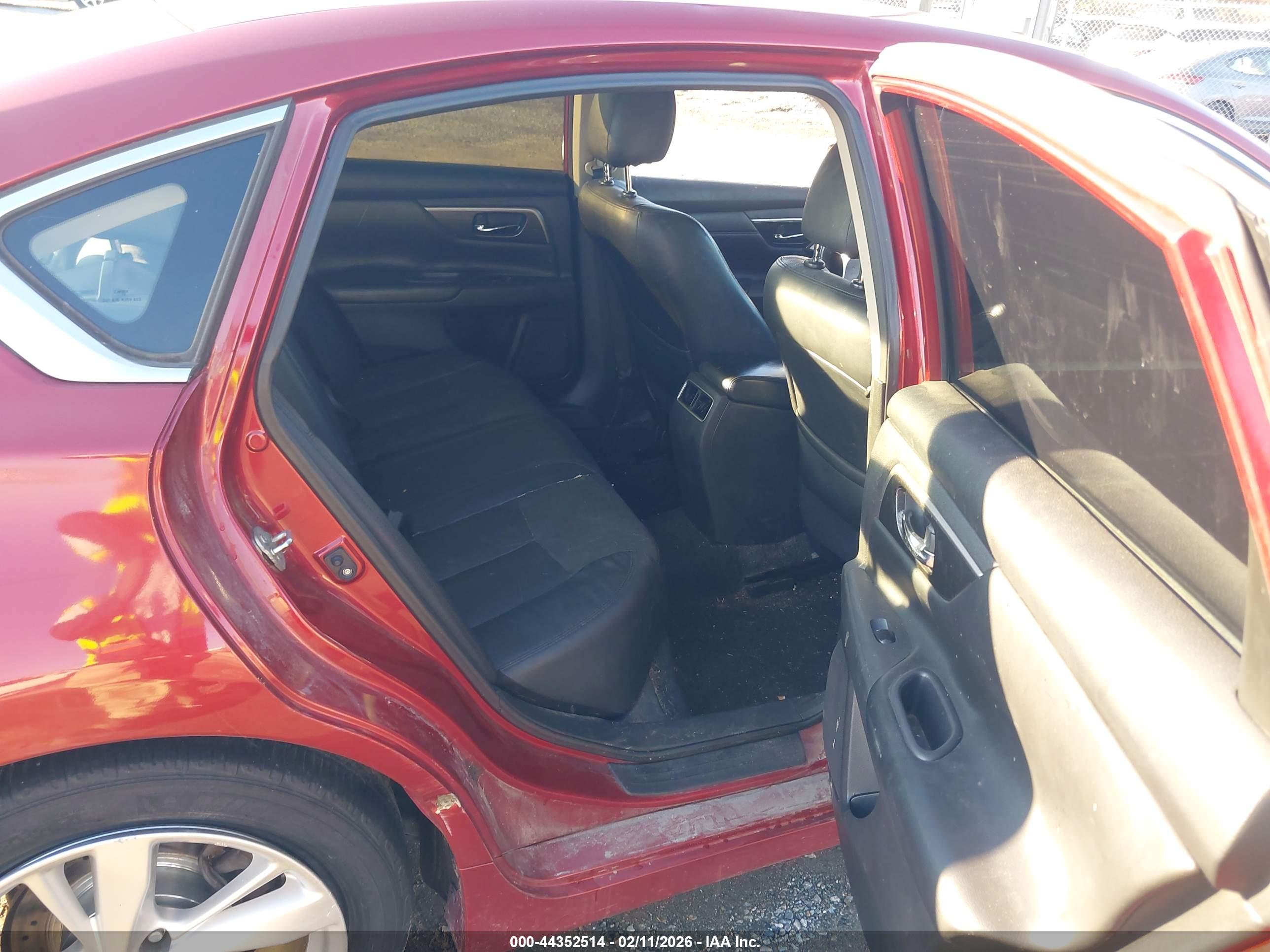 NISSAN ALTIMA image 8
