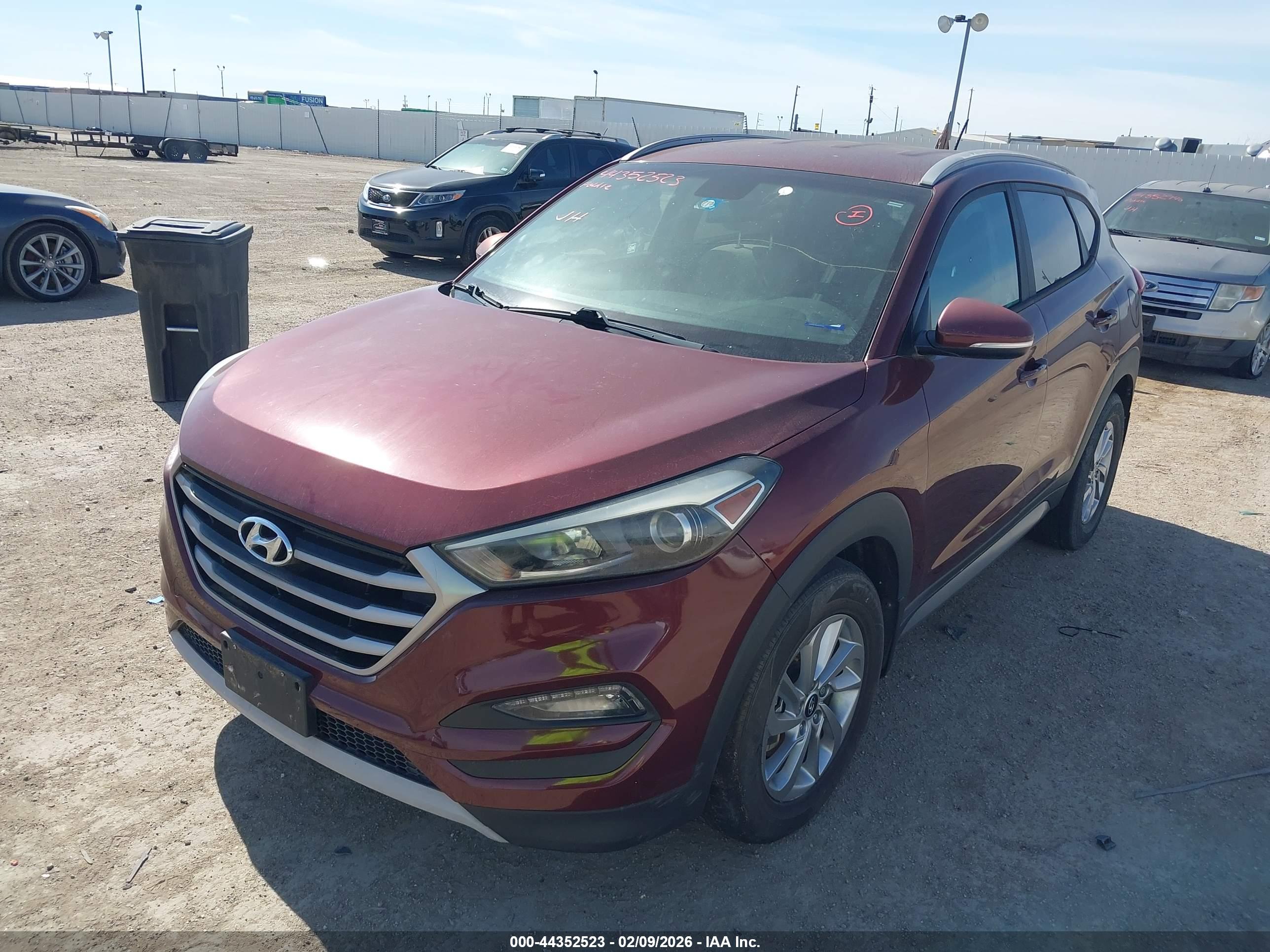 HYUNDAI TUCSON image 2