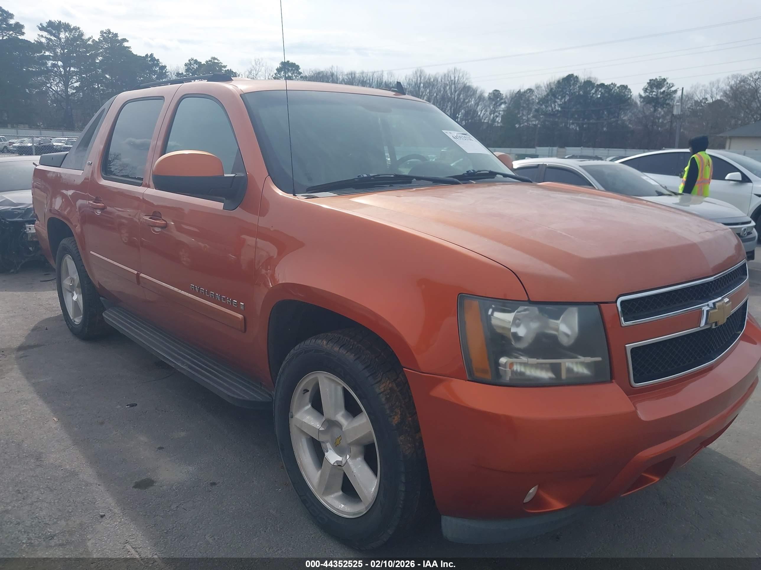 CHEVROLET AVALANCHE image 3