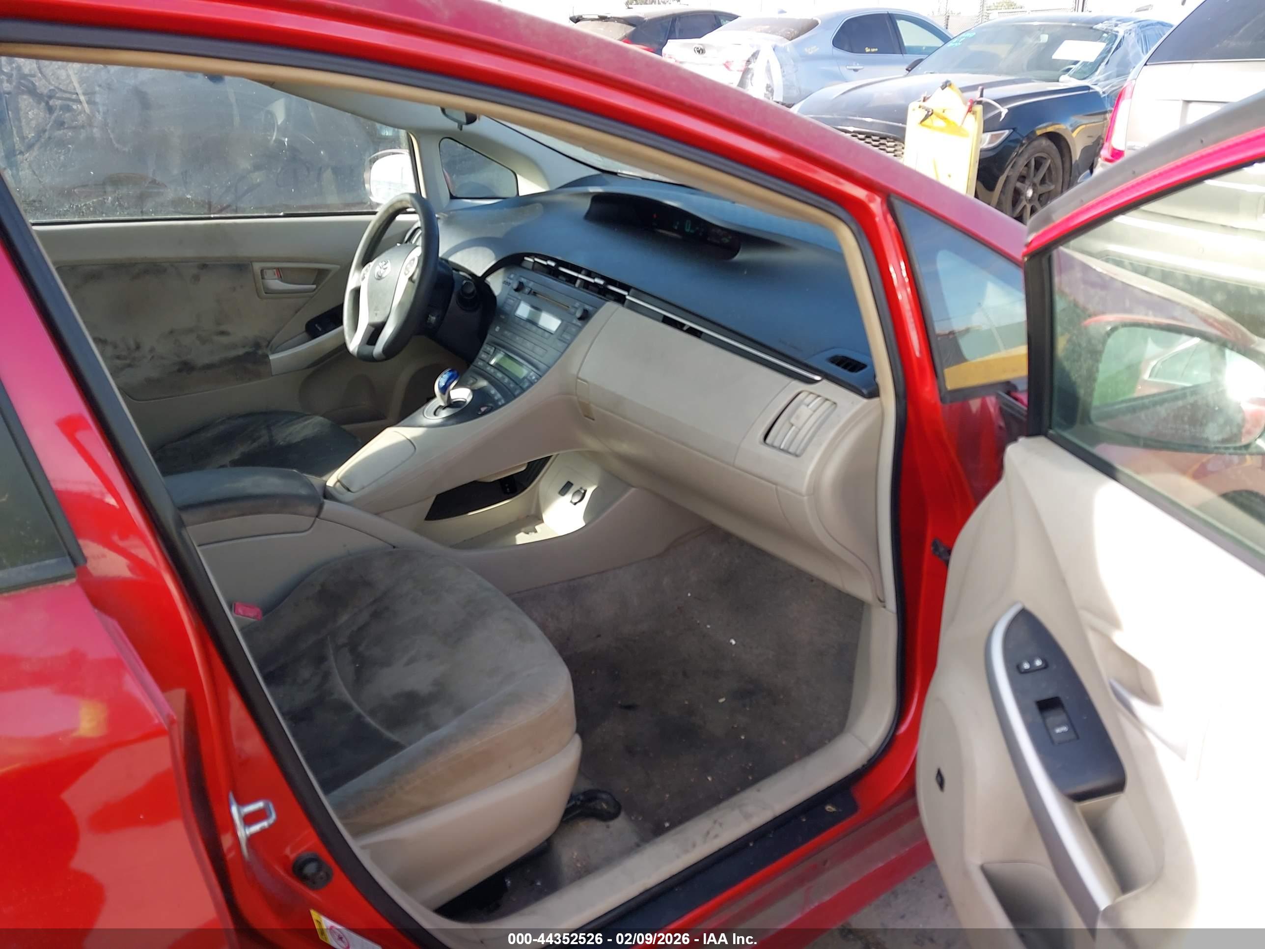 TOYOTA PRIUS image 5