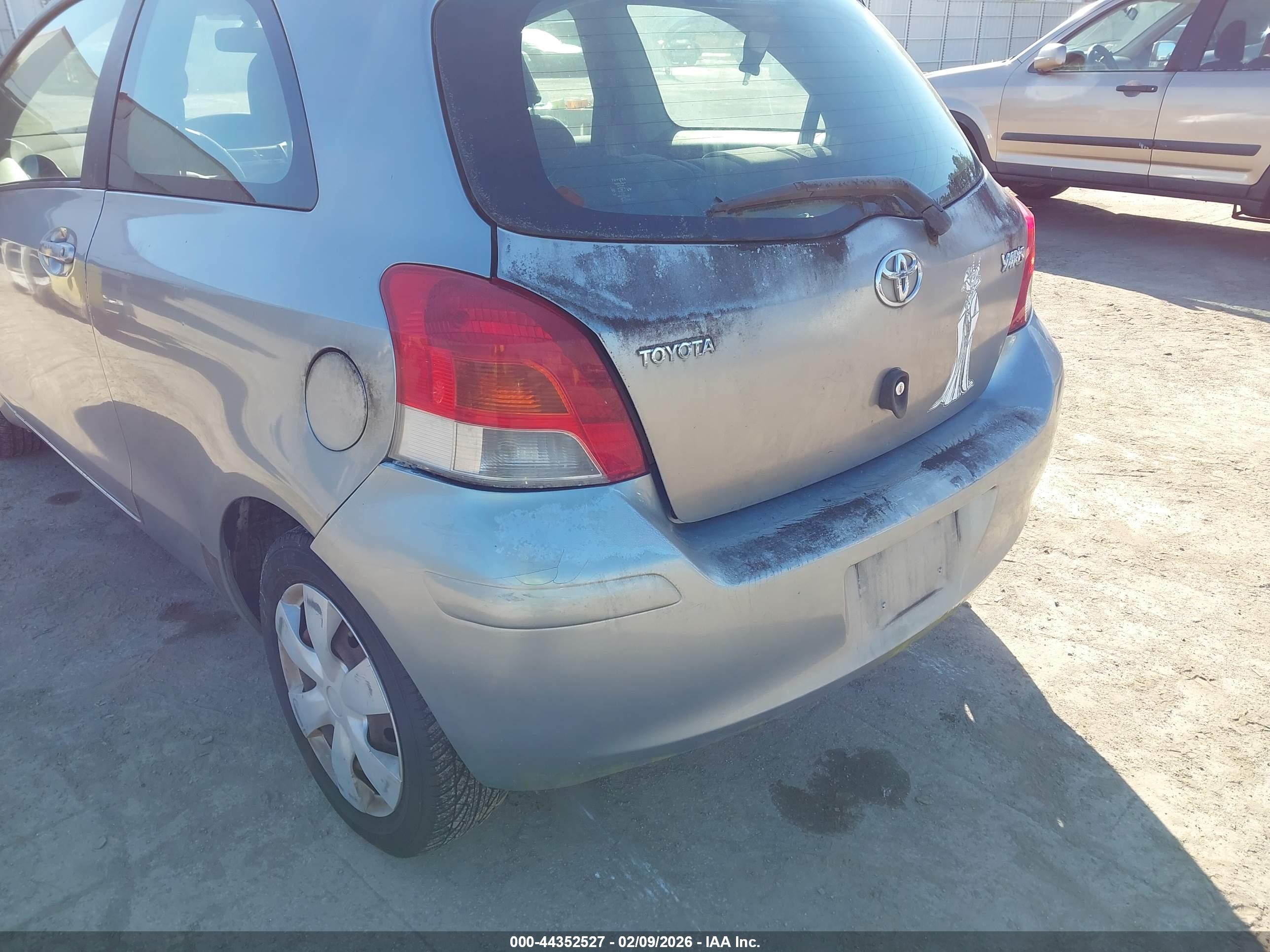 TOYOTA YARIS image 6