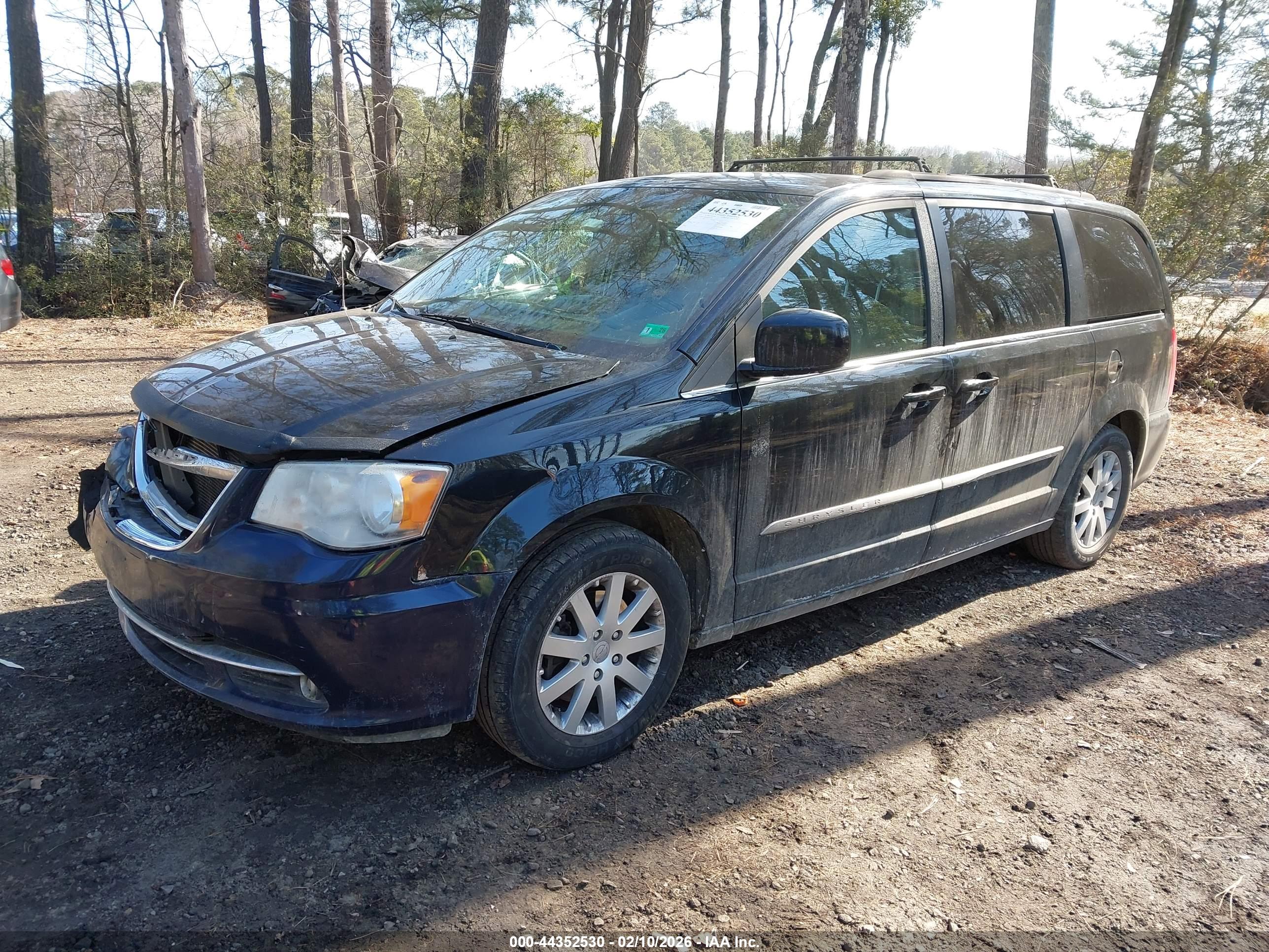 CHRYSLER TOWN image 2