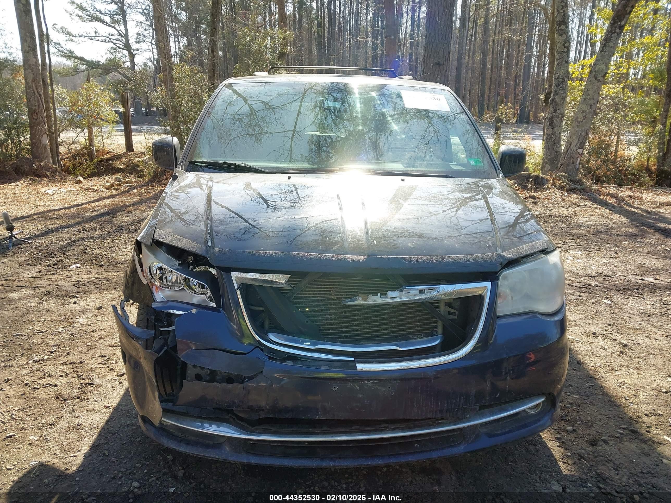 CHRYSLER TOWN image 6