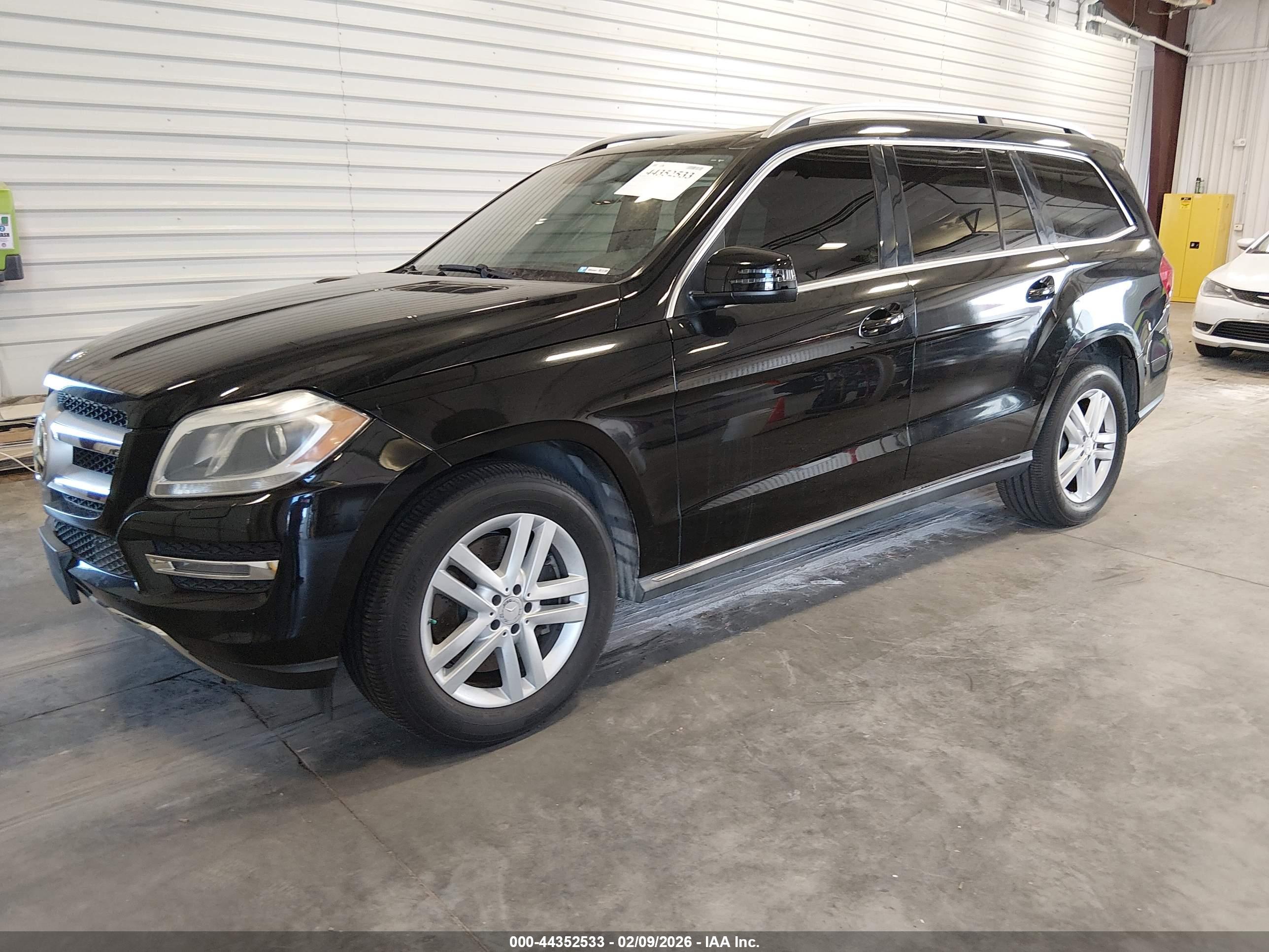 MERCEDES-BENZ GL image 2