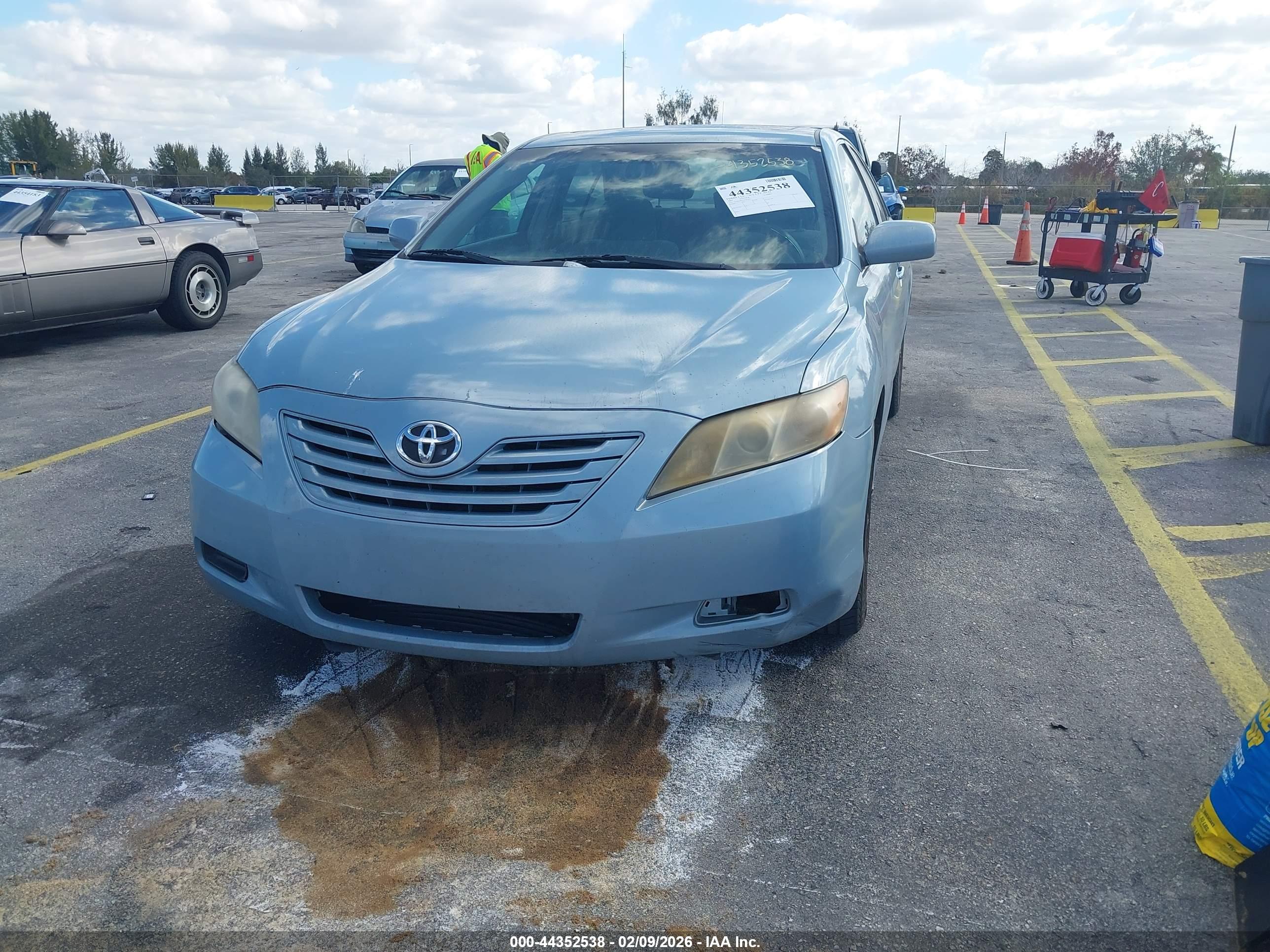 TOYOTA CAMRY image 6