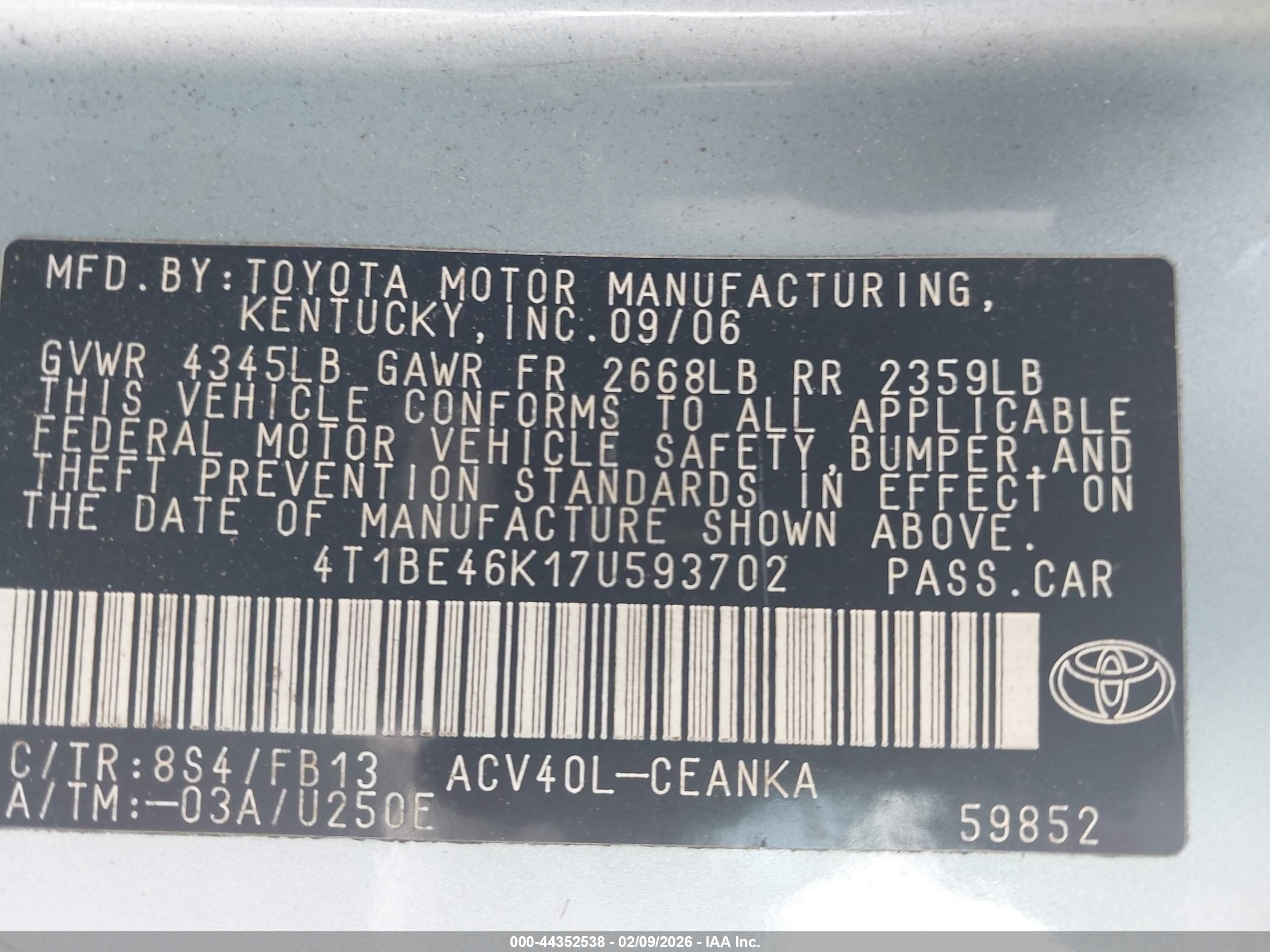 TOYOTA CAMRY image 9