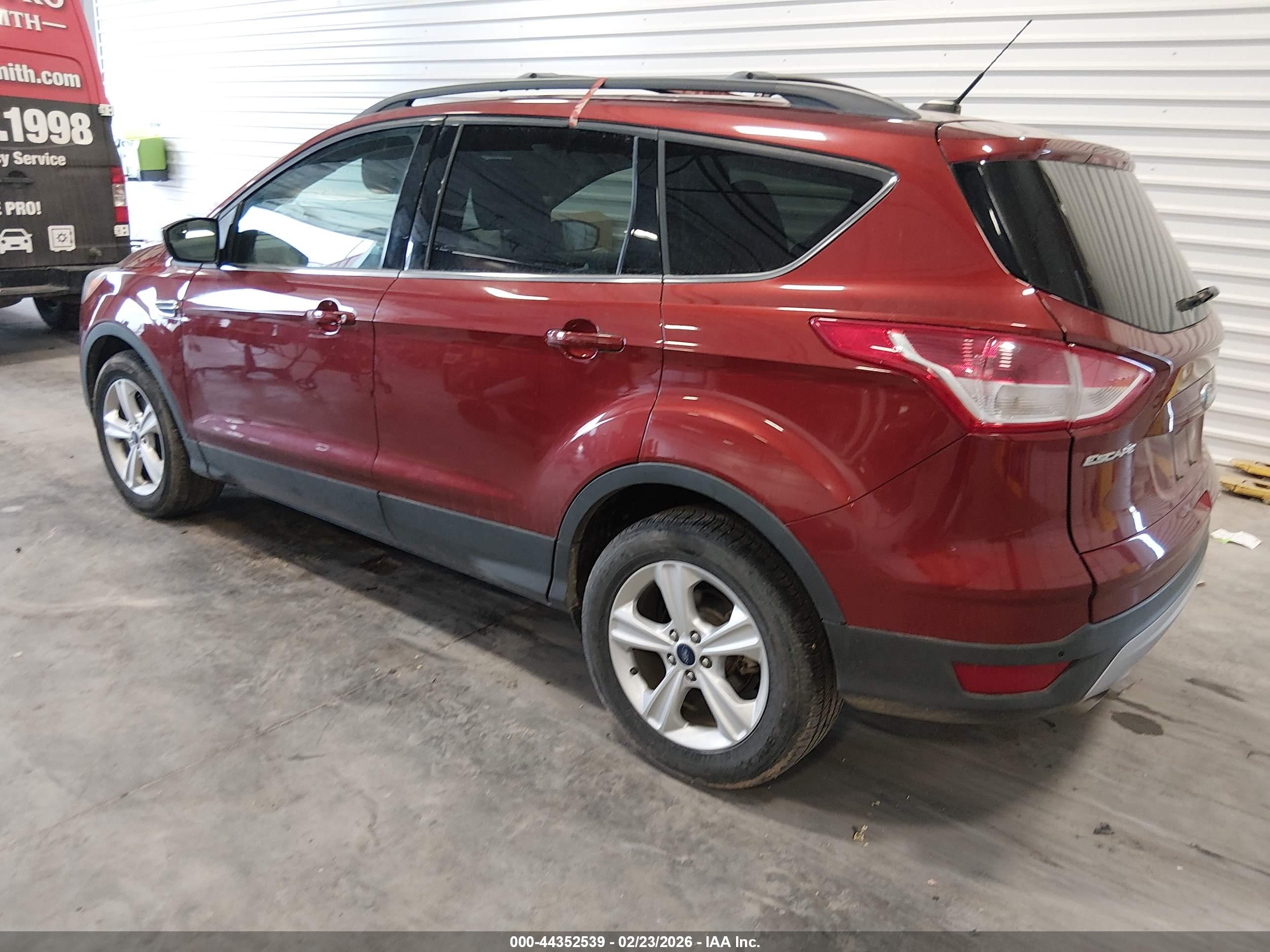 FORD ESCAPE image 3