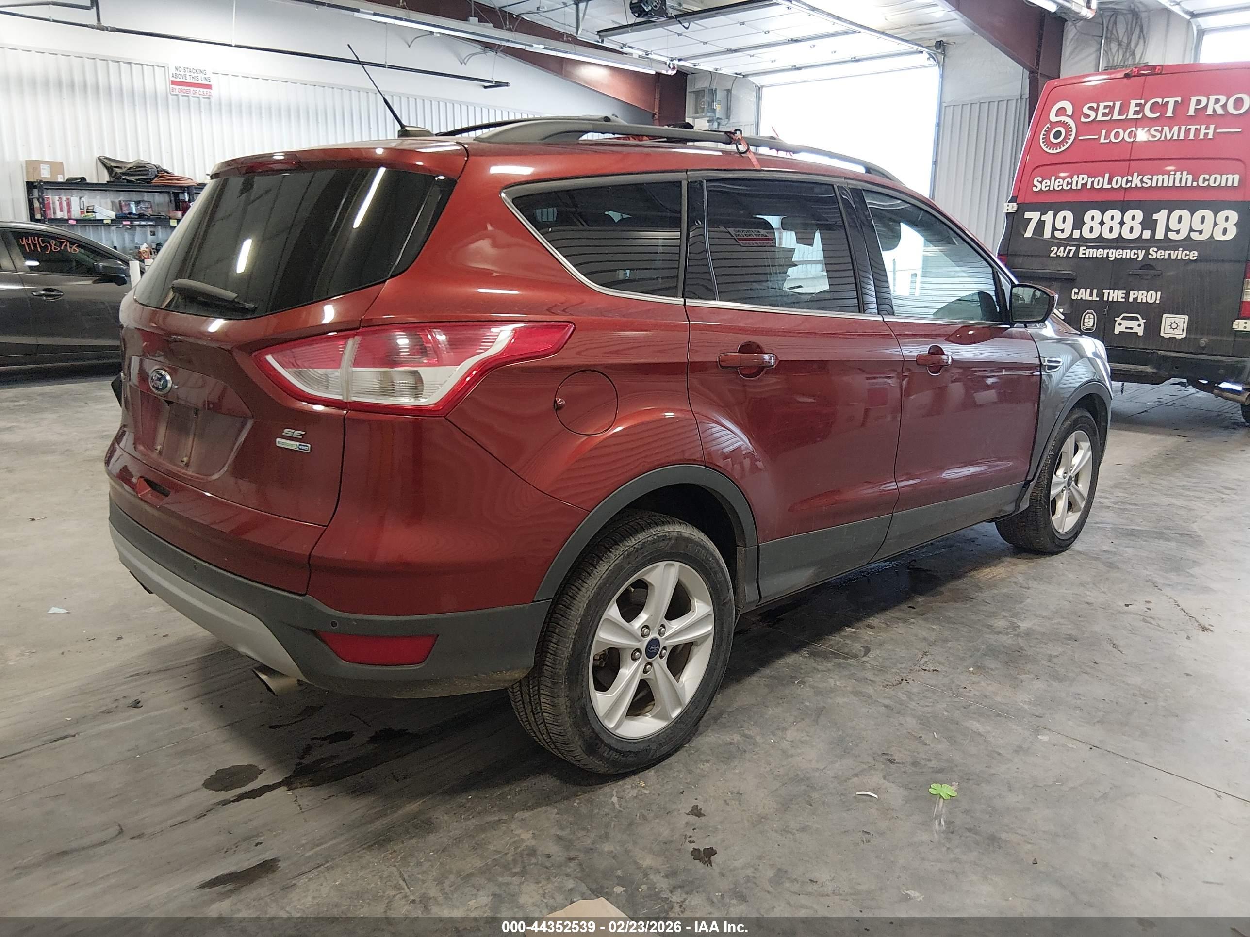 FORD ESCAPE image 4