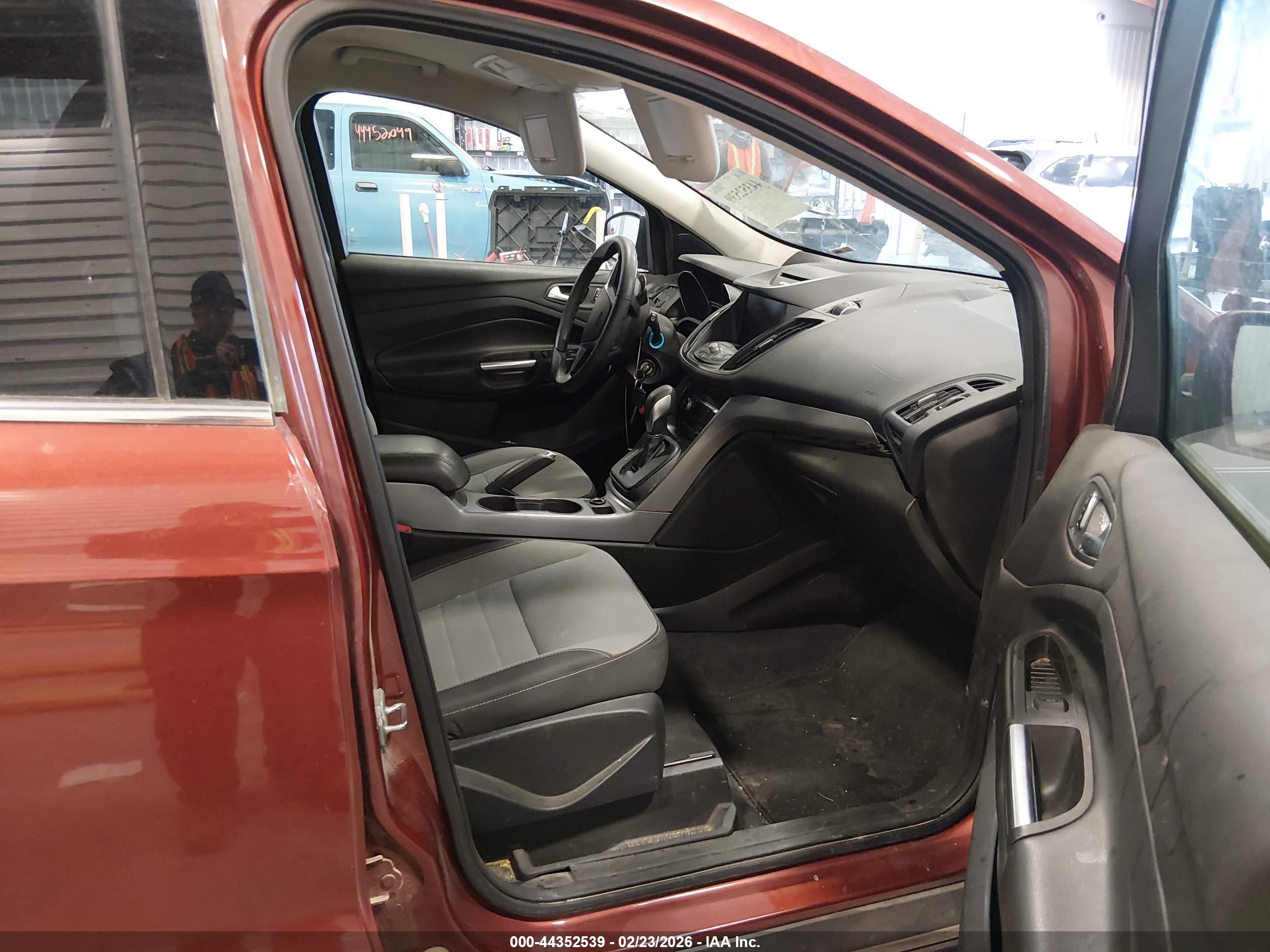 FORD ESCAPE image 5
