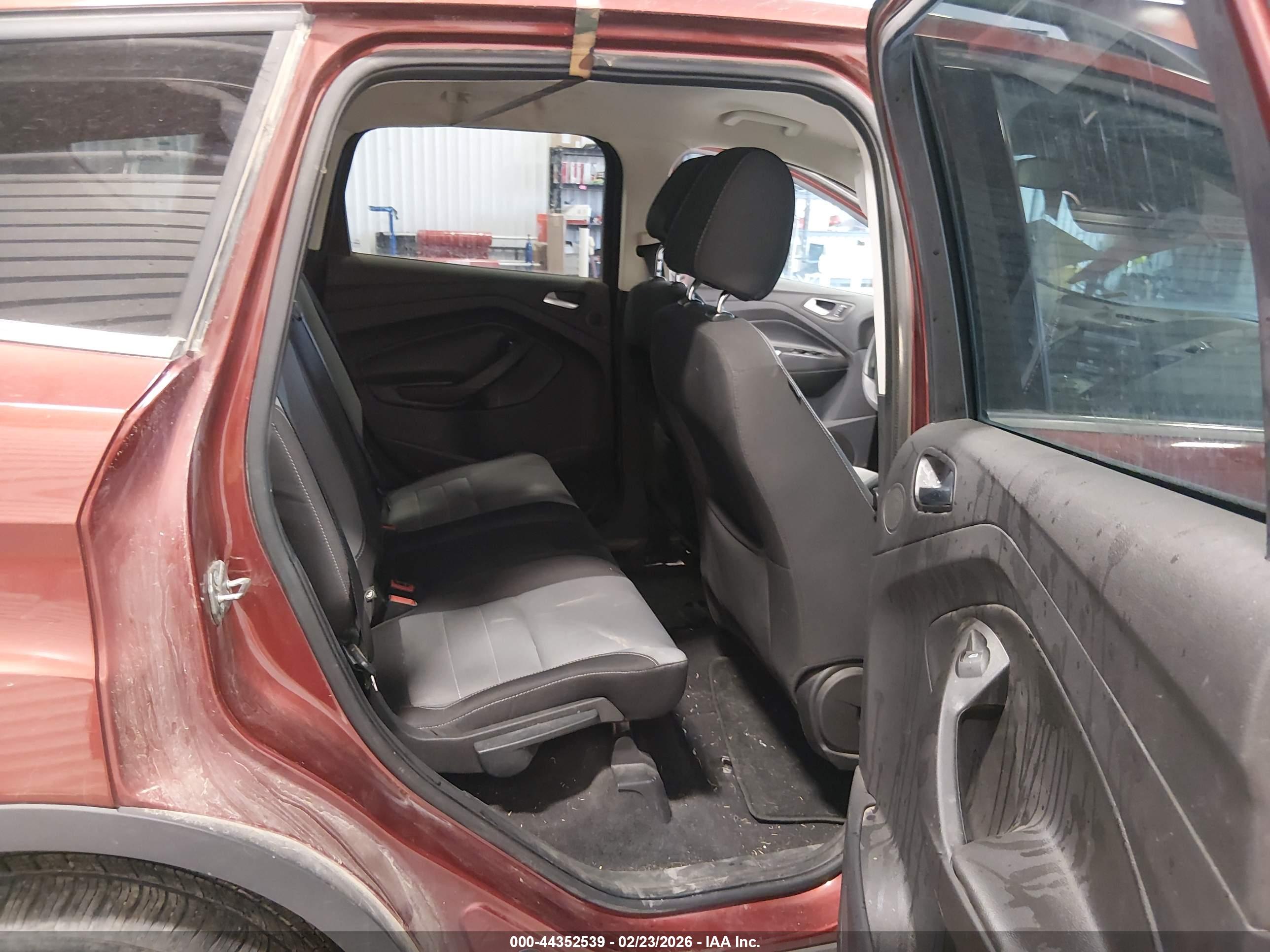 FORD ESCAPE image 8