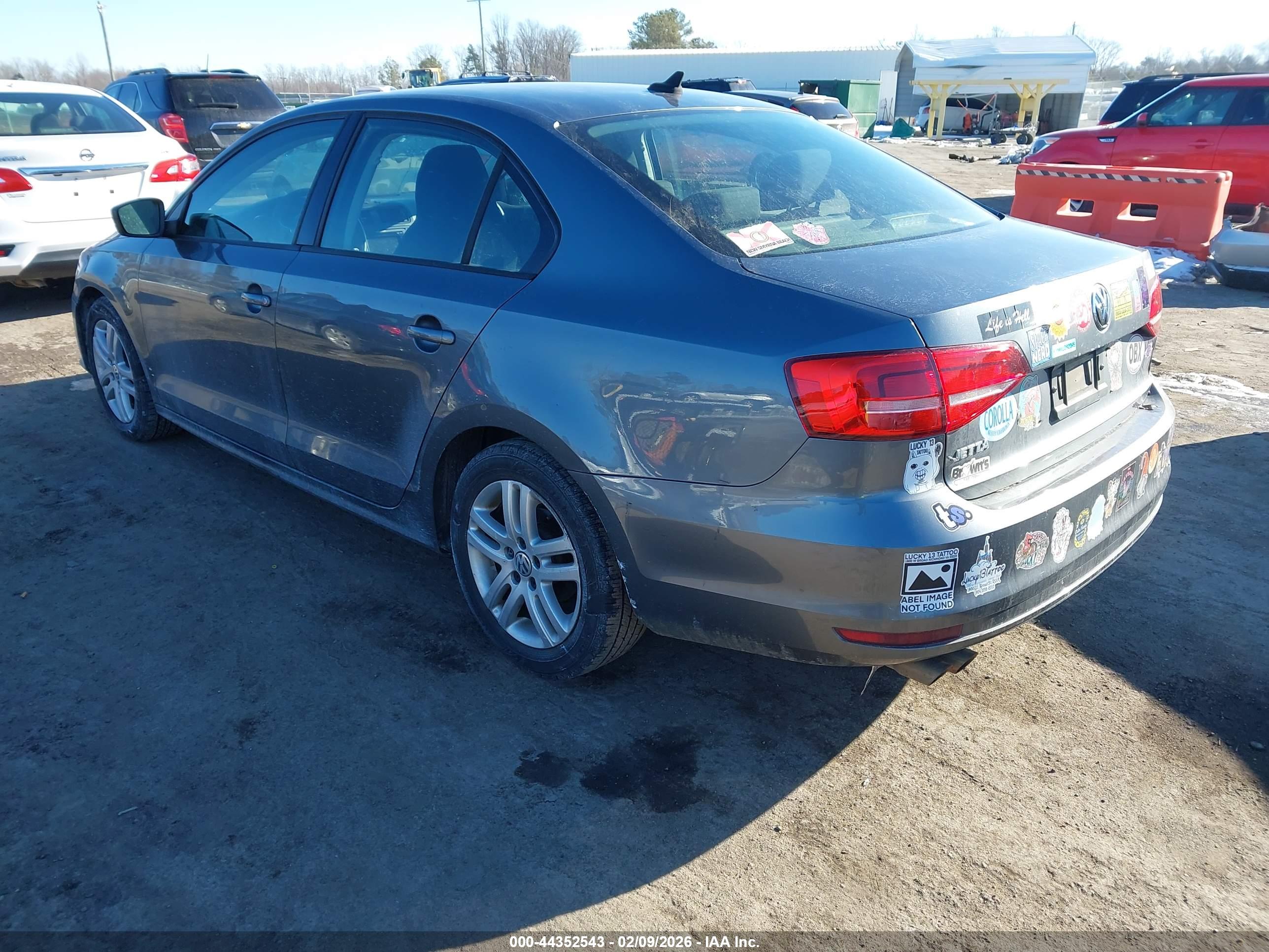 VOLKSWAGEN JETTA image 3