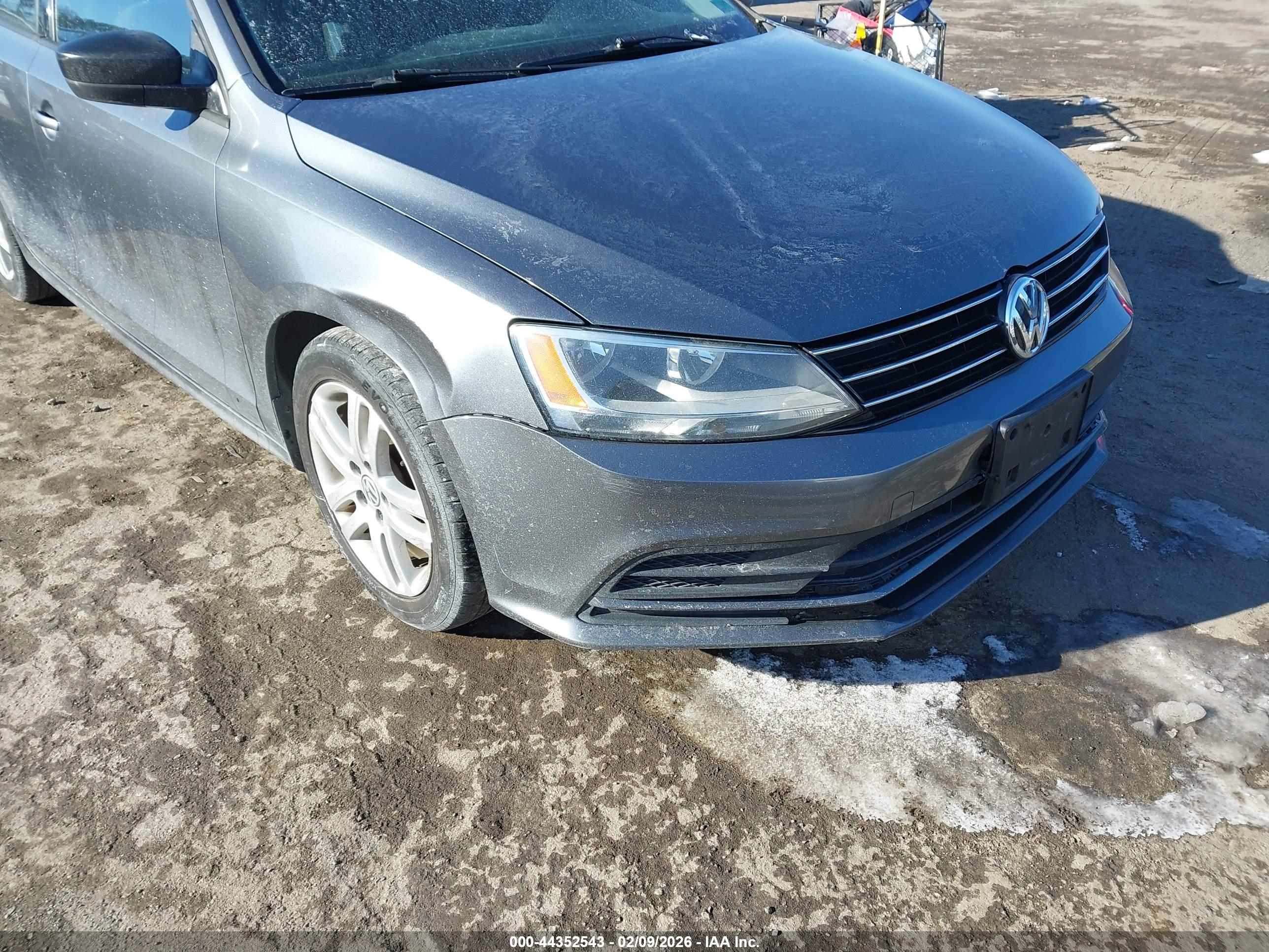 VOLKSWAGEN JETTA image 6