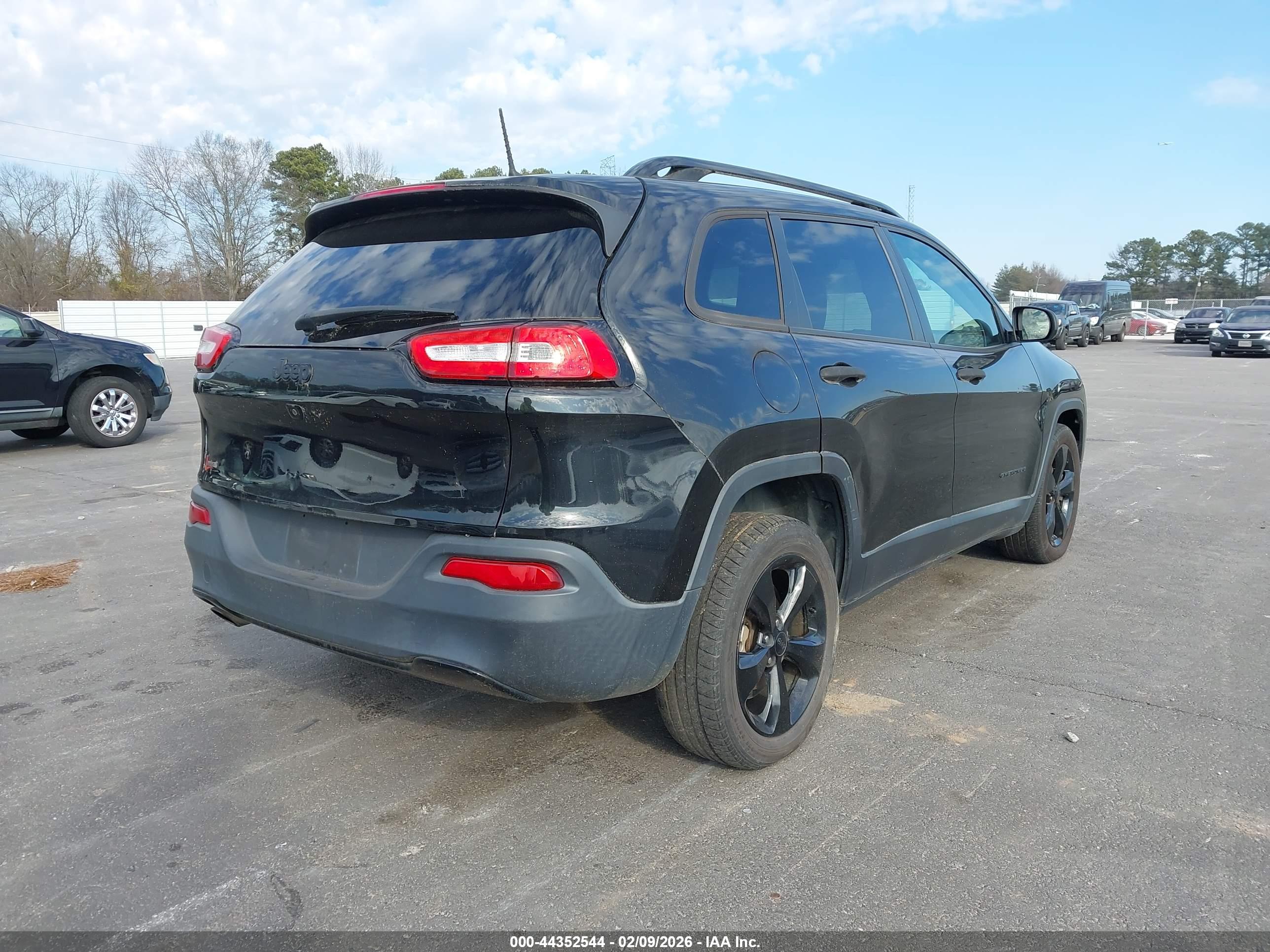 JEEP CHEROKEE image 4