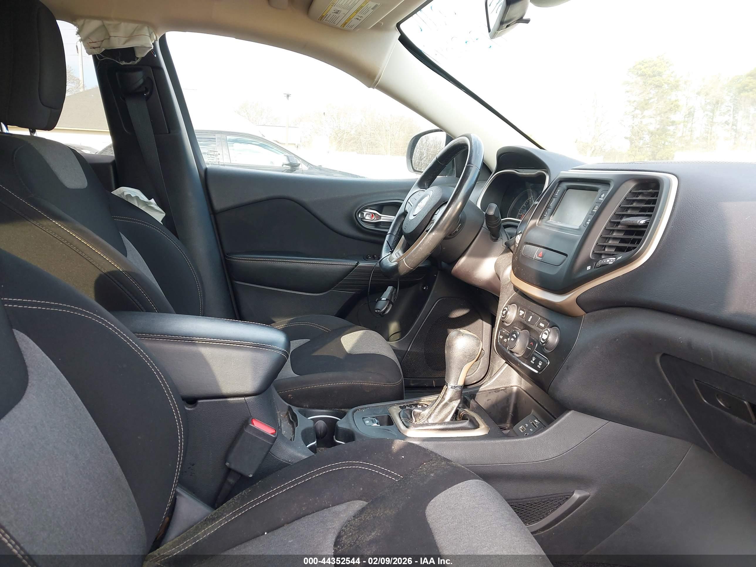 JEEP CHEROKEE image 5