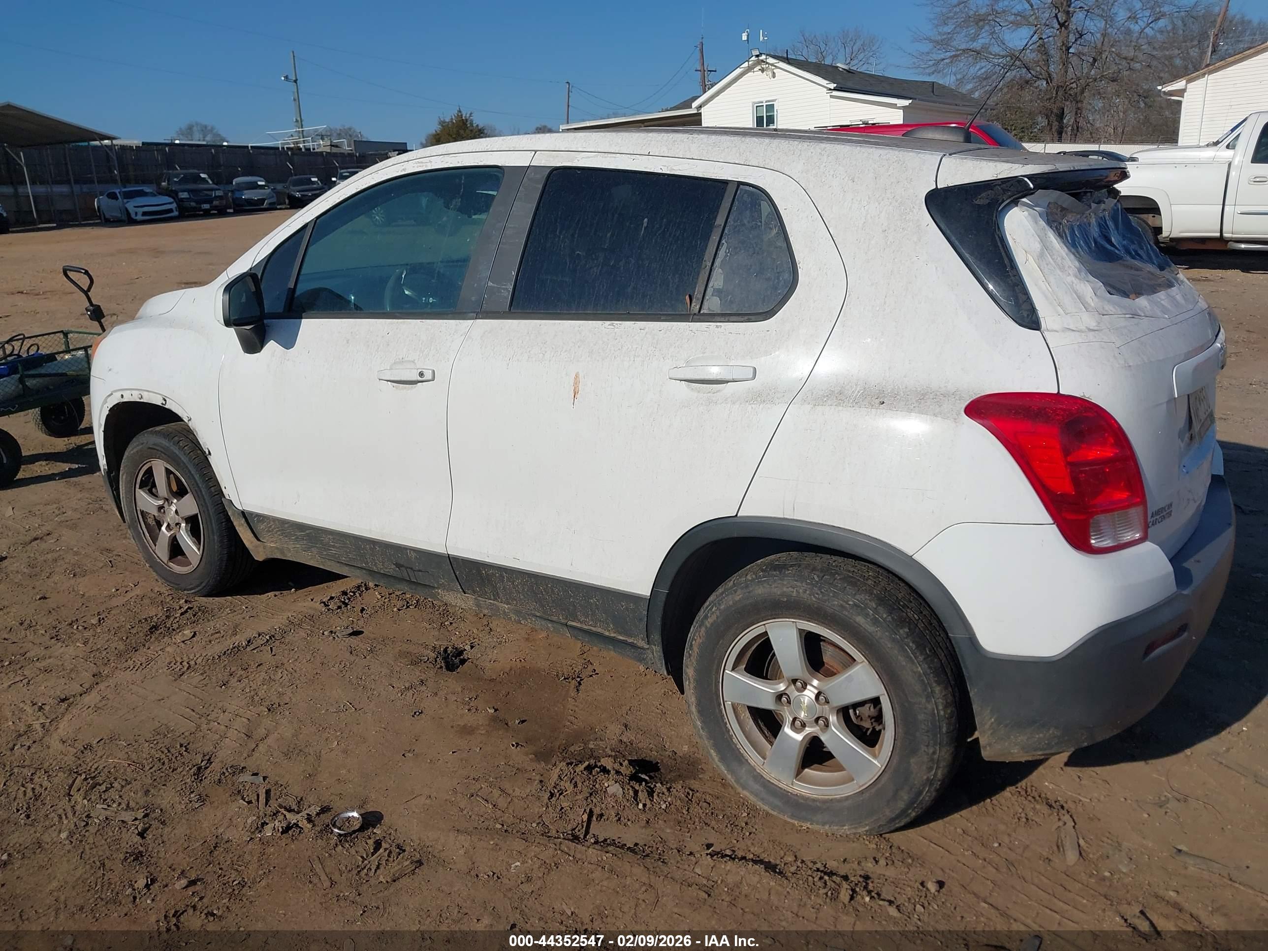 CHEVROLET TRAX image 3