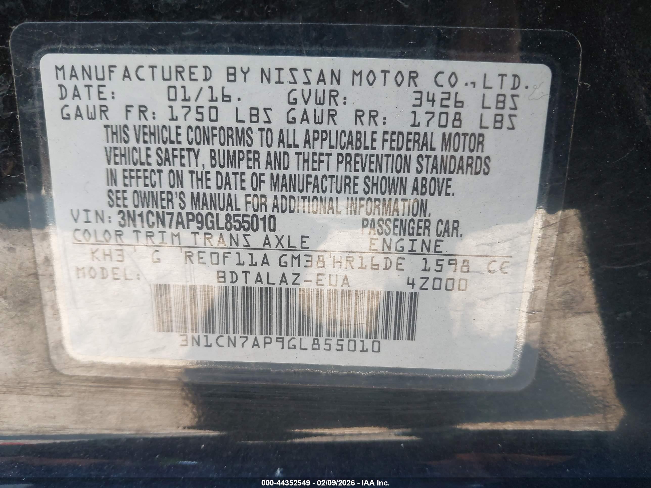 NISSAN VERSA image 9