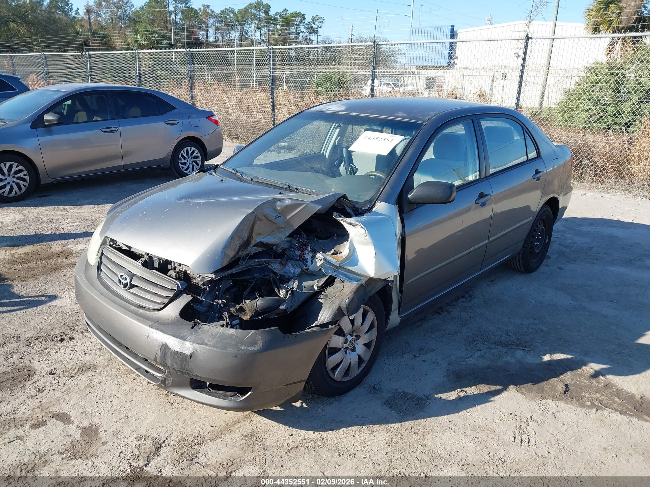 TOYOTA COROLLA image 2