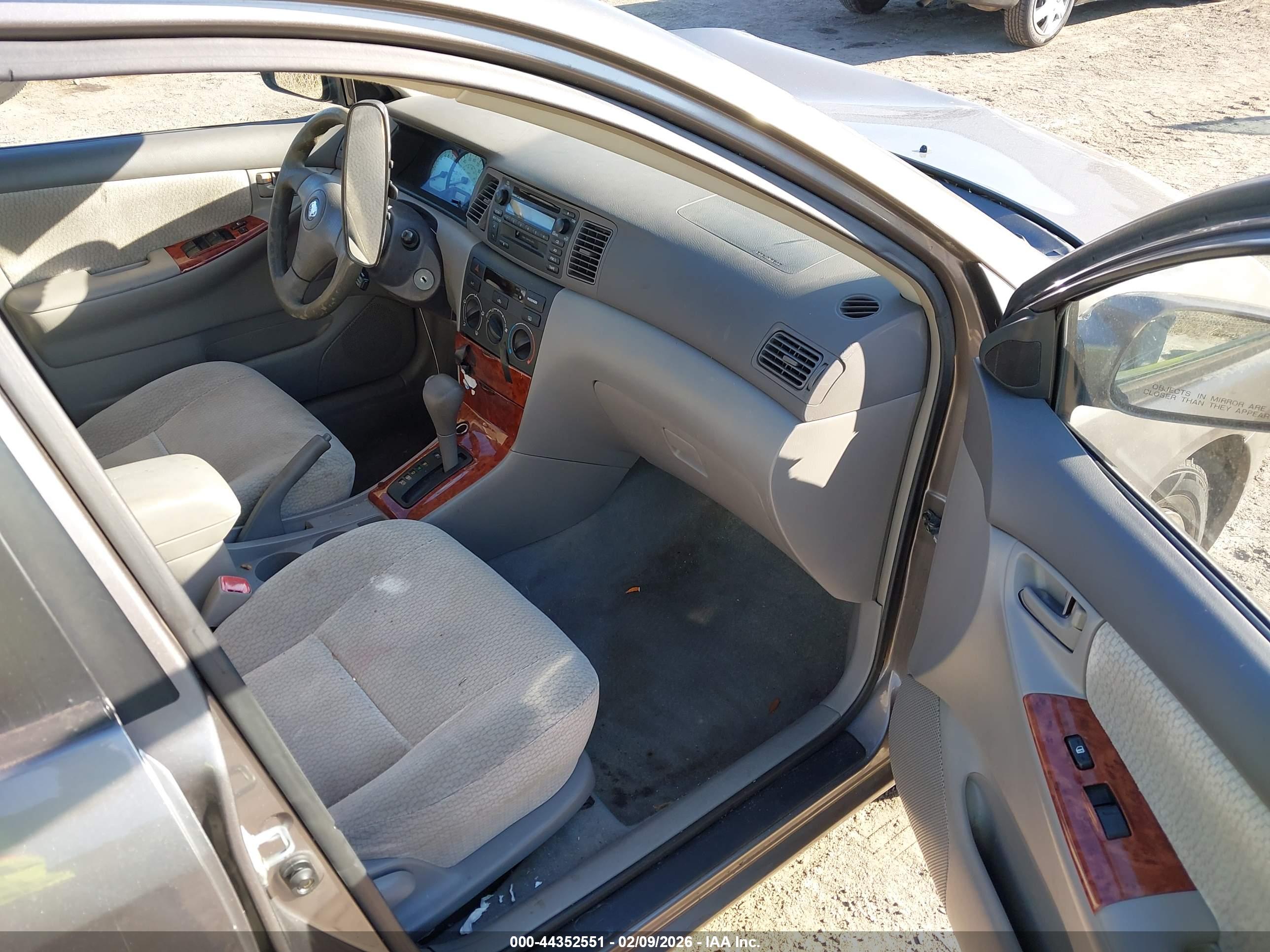 TOYOTA COROLLA image 5