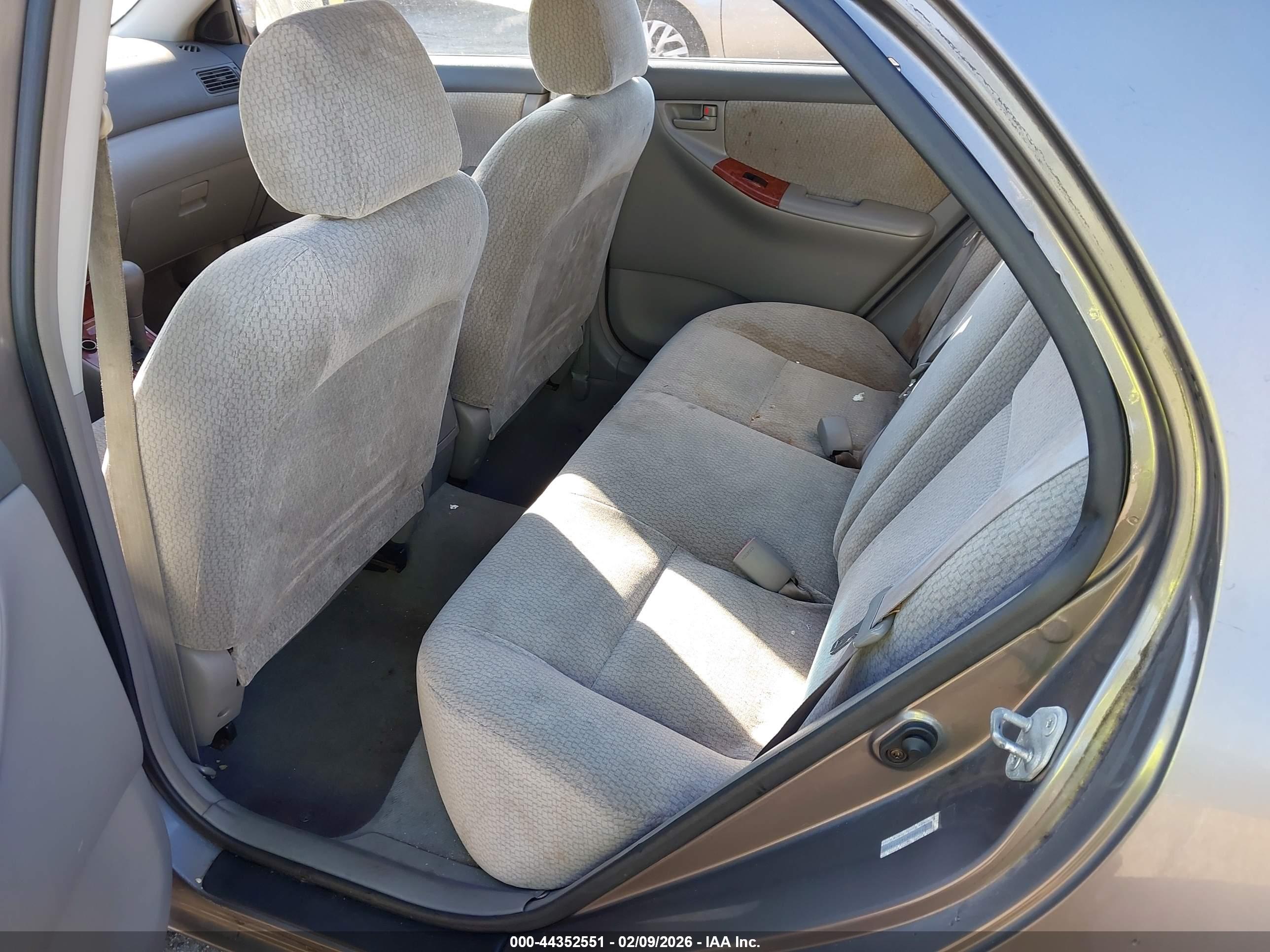 TOYOTA COROLLA image 8