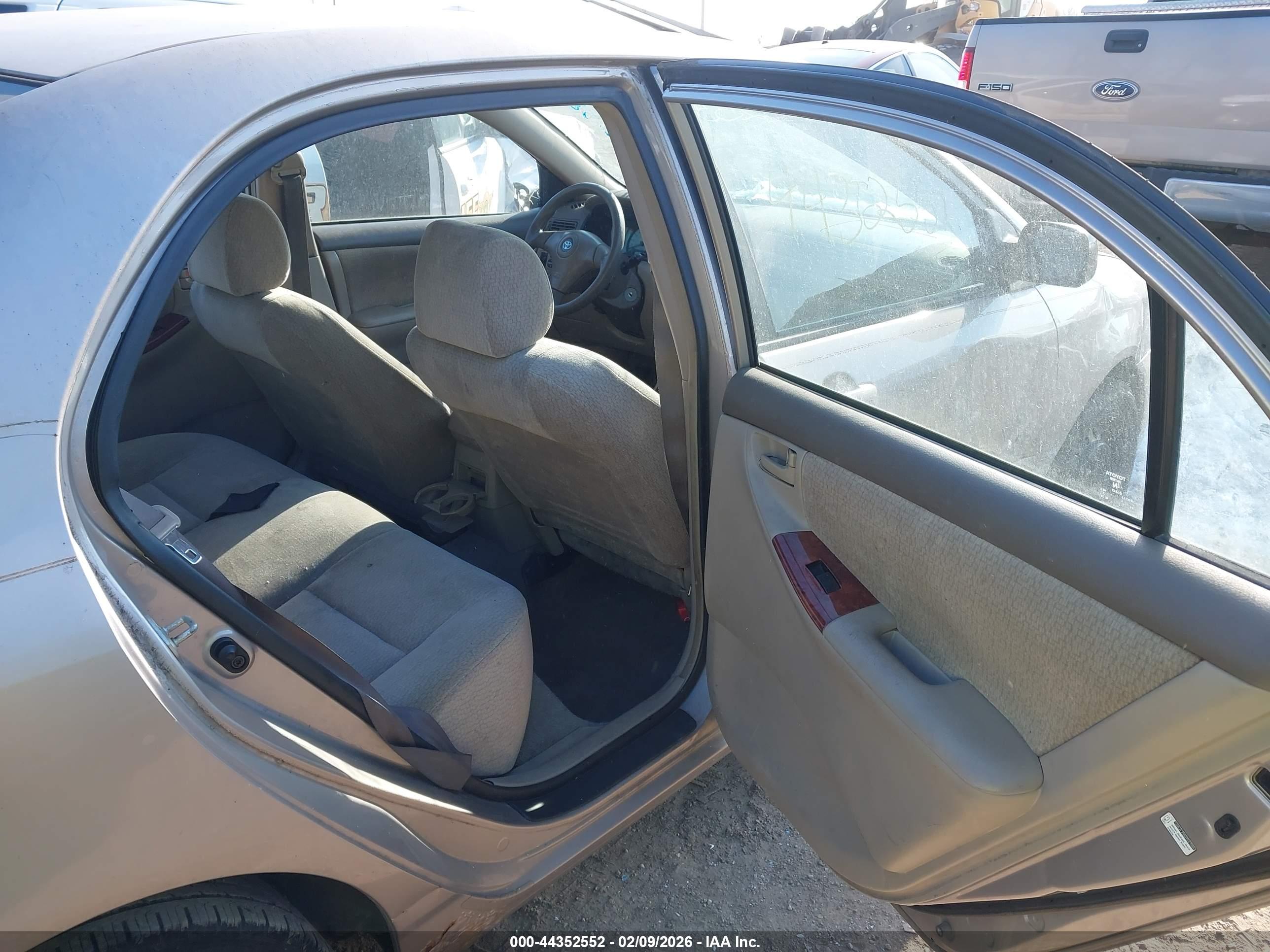 TOYOTA COROLLA image 8