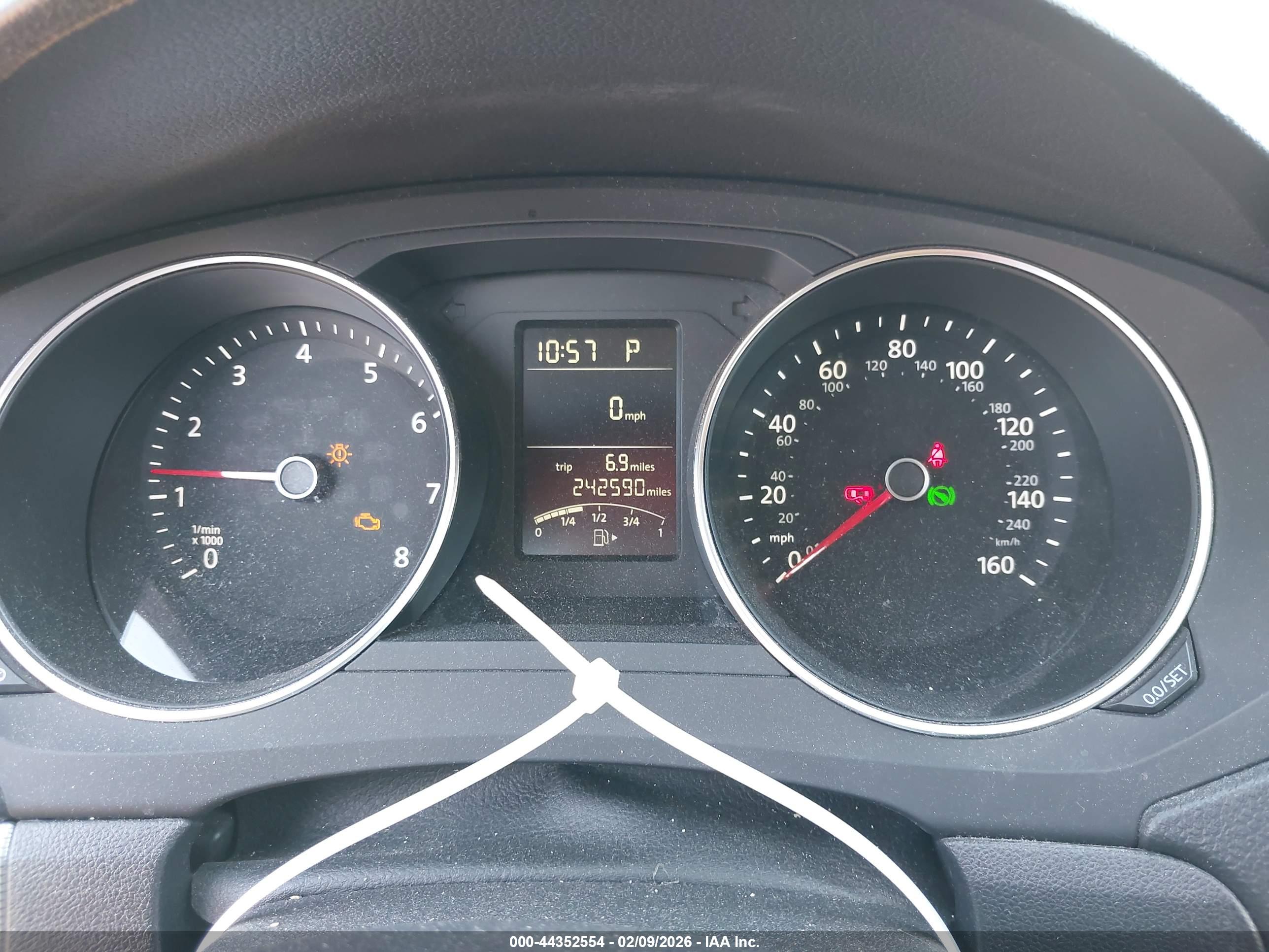 VOLKSWAGEN JETTA image 7
