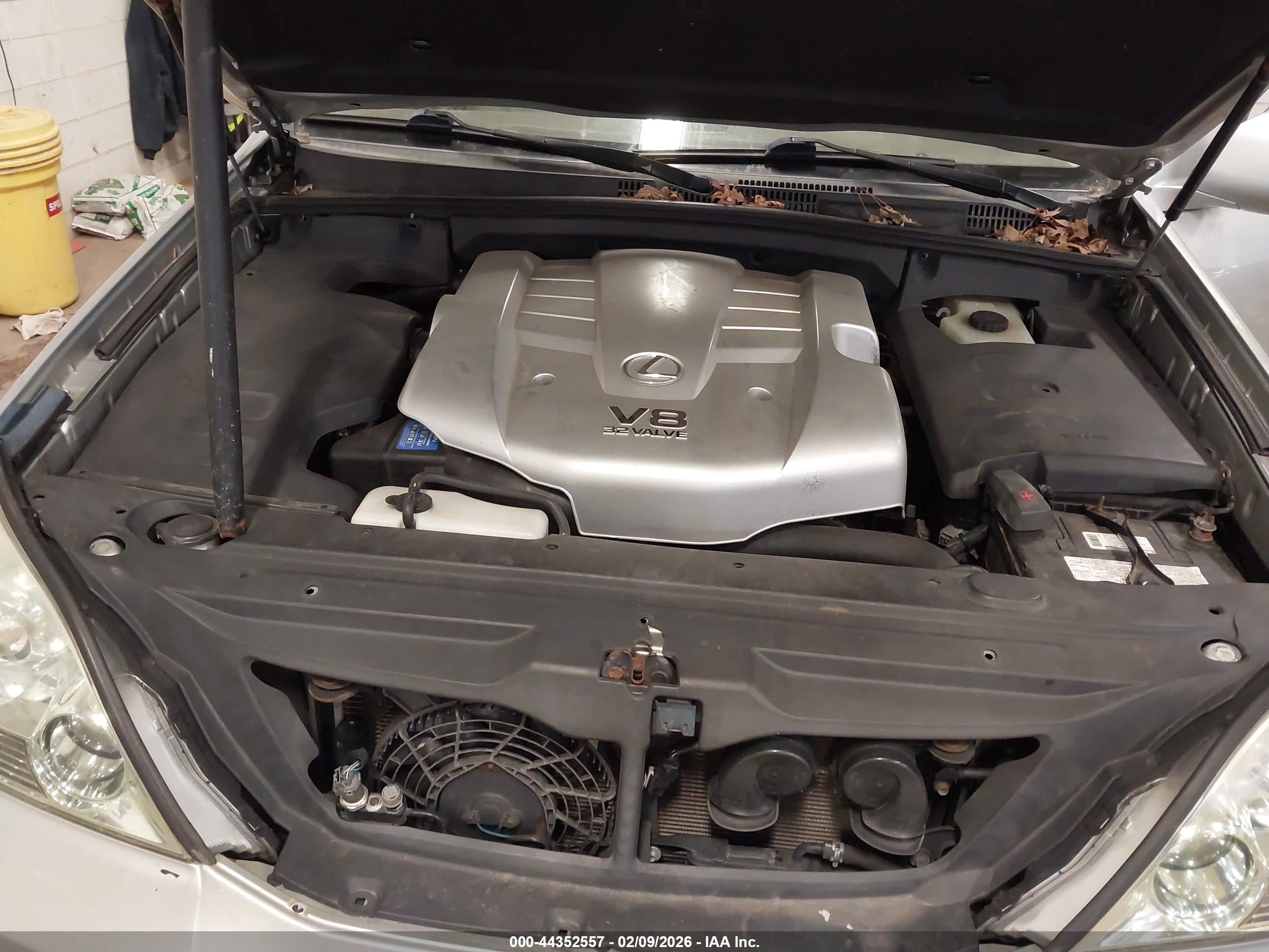 LEXUS GX image 10