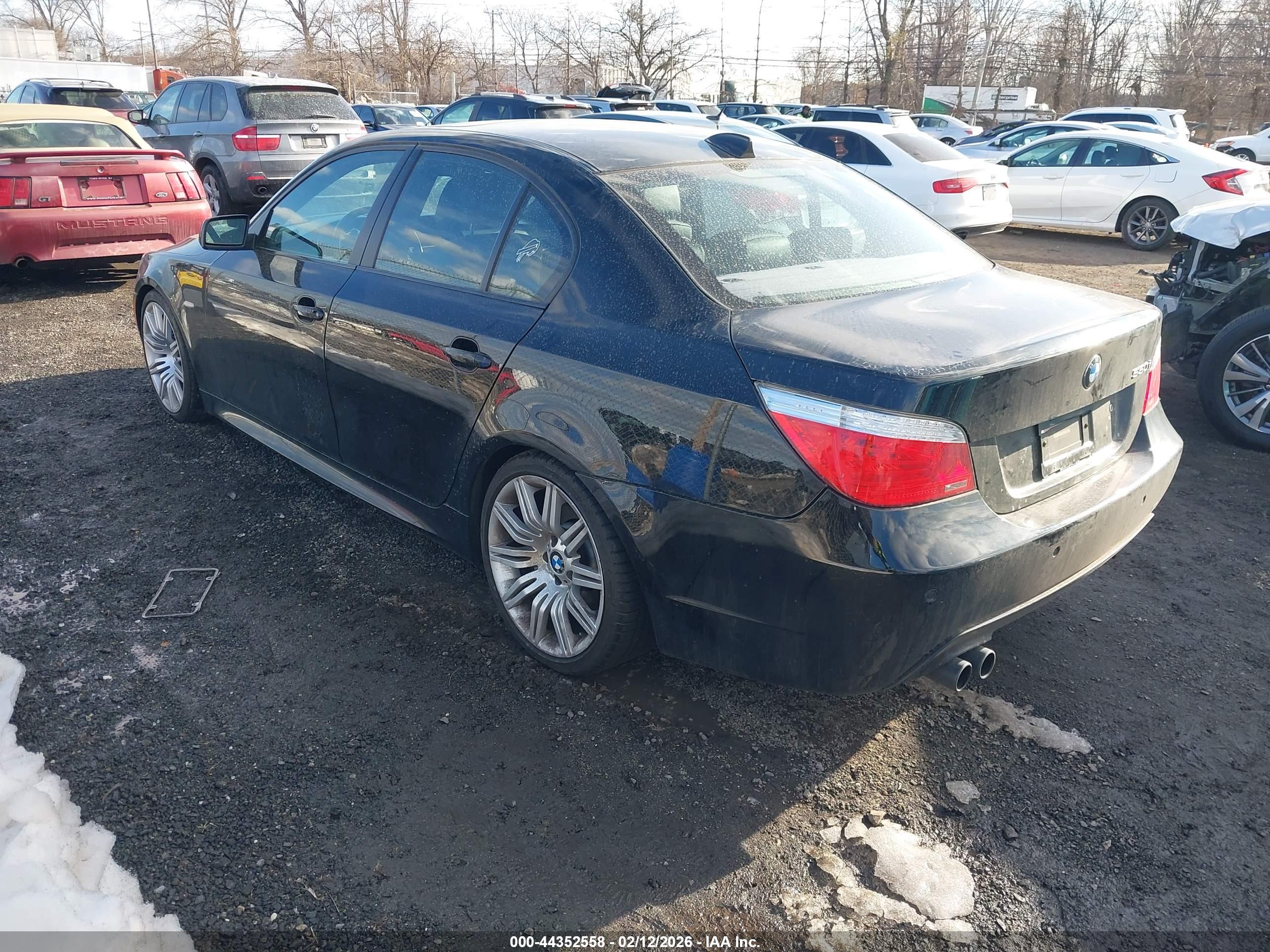 BMW 550I image 3