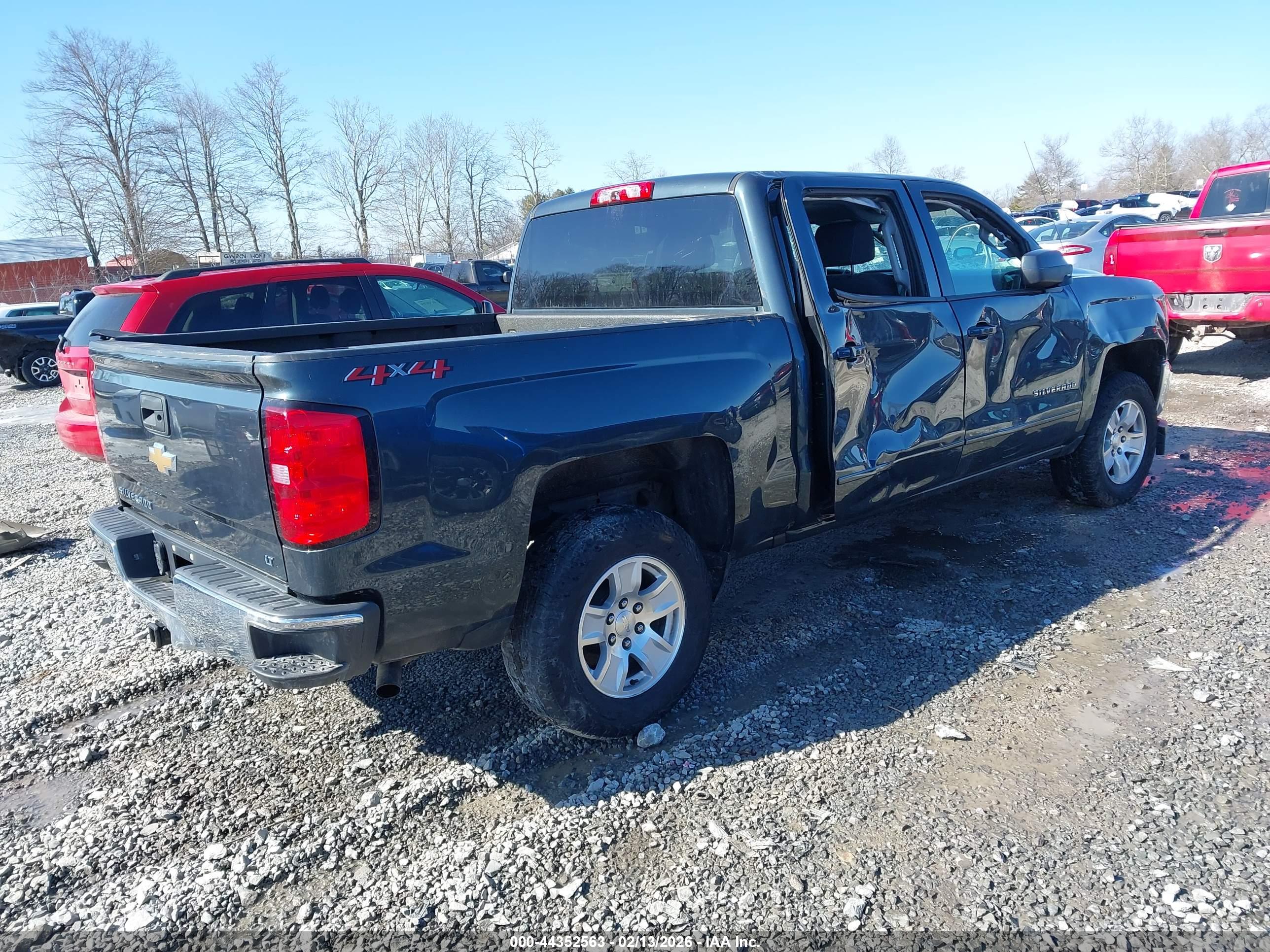 CHEVROLET SILVERADO image 4