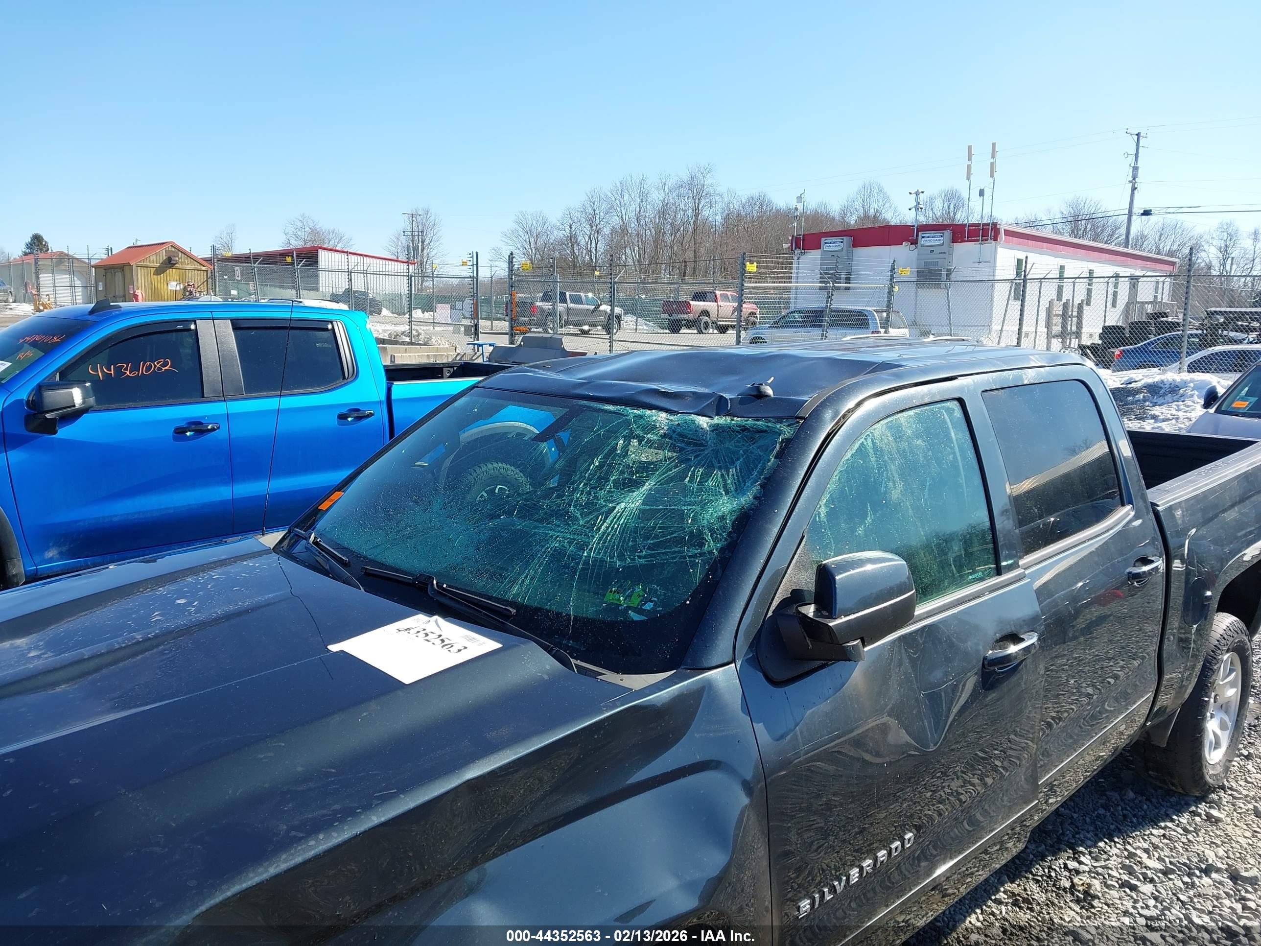 CHEVROLET SILVERADO image 6