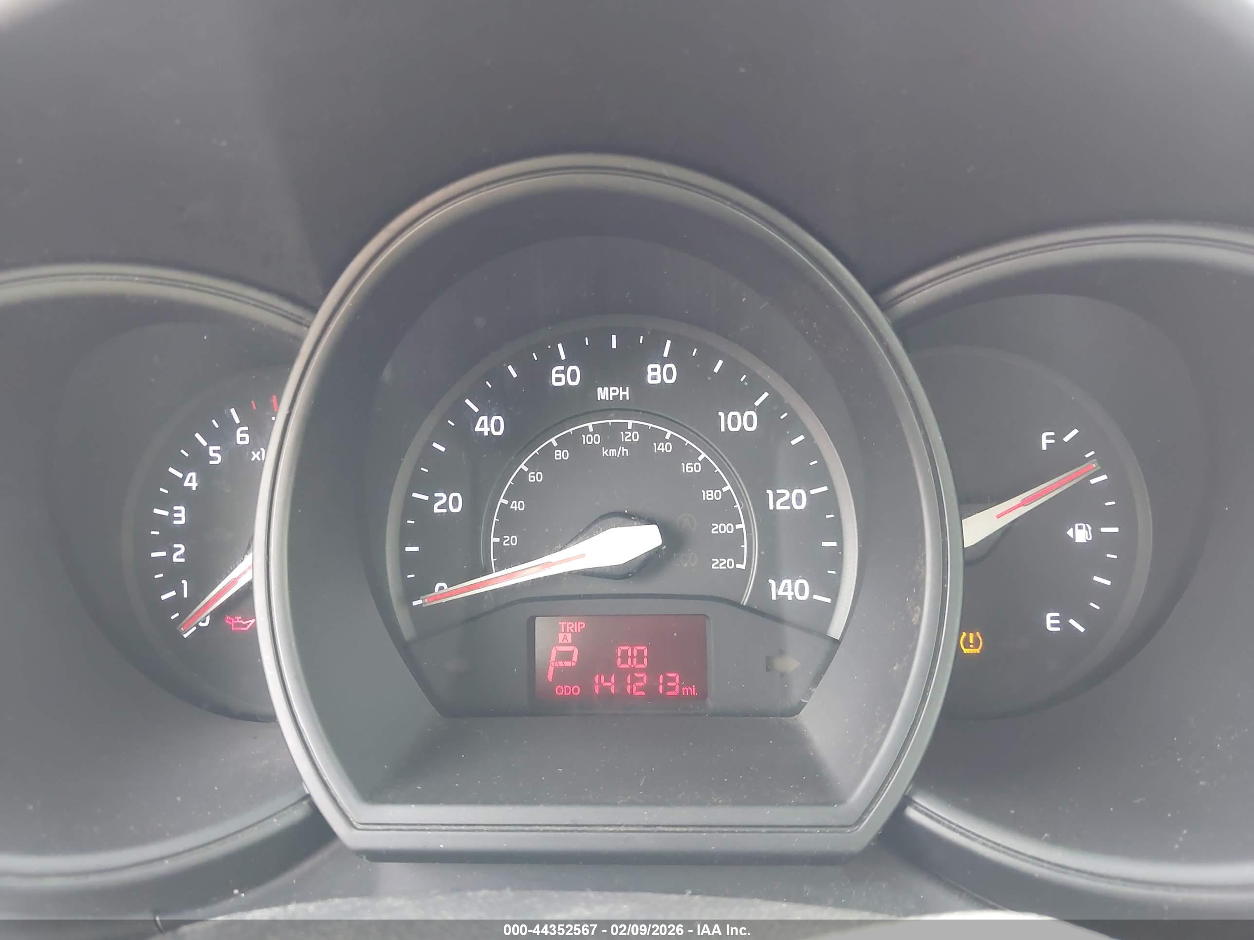 KIA RIO5 image 7