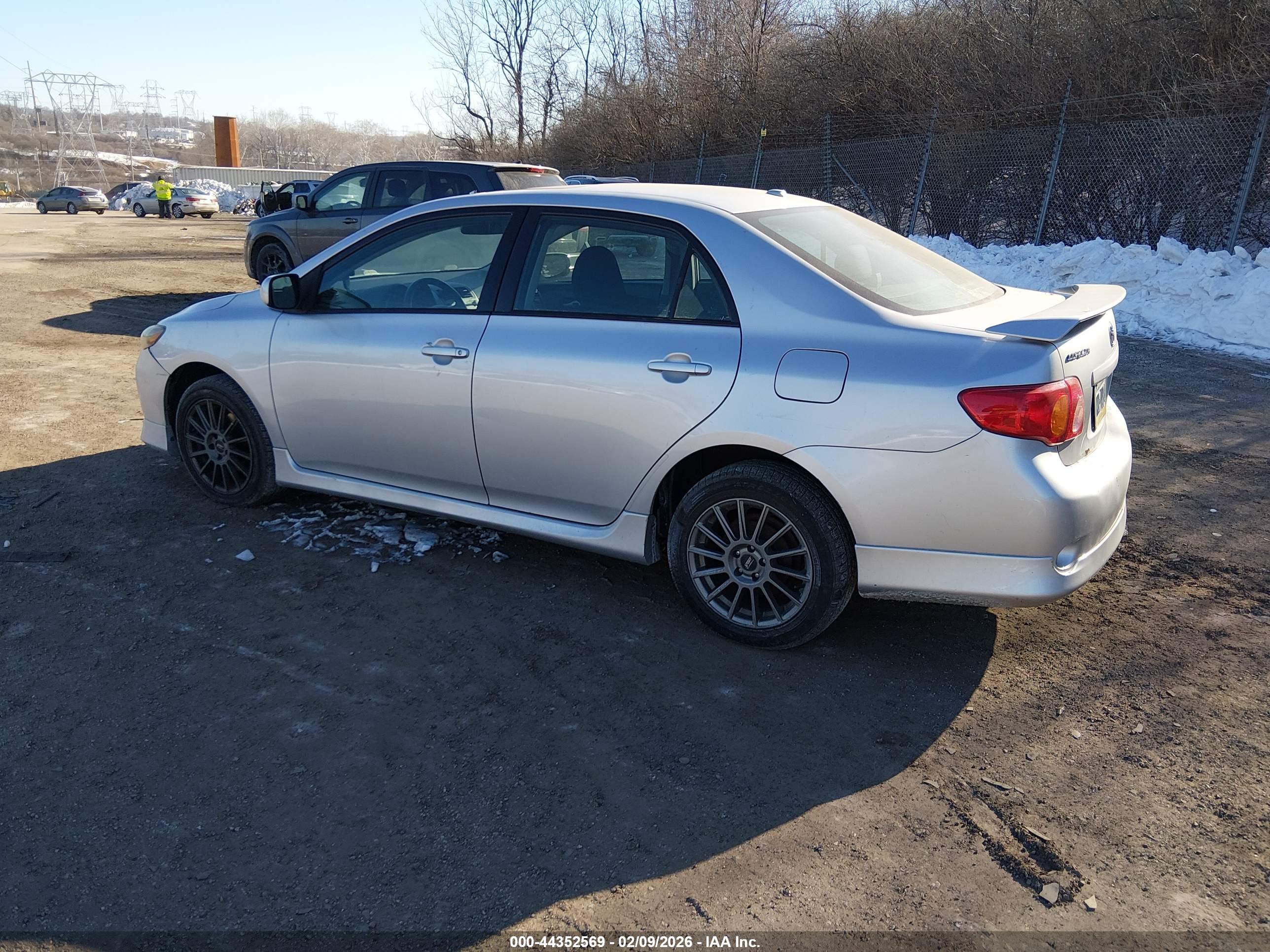 TOYOTA COROLLA image 3
