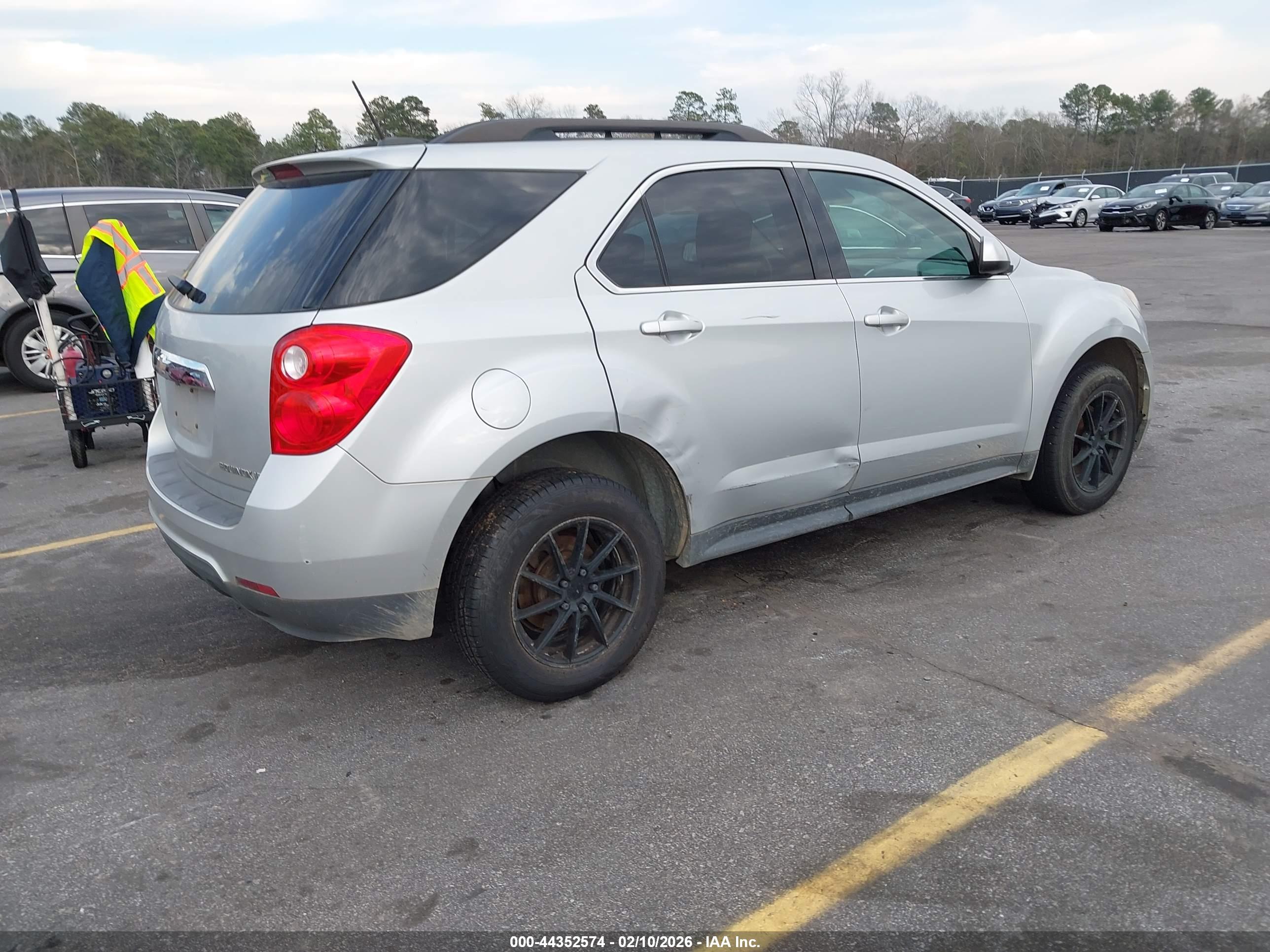 CHEVROLET EQUINOX image 4