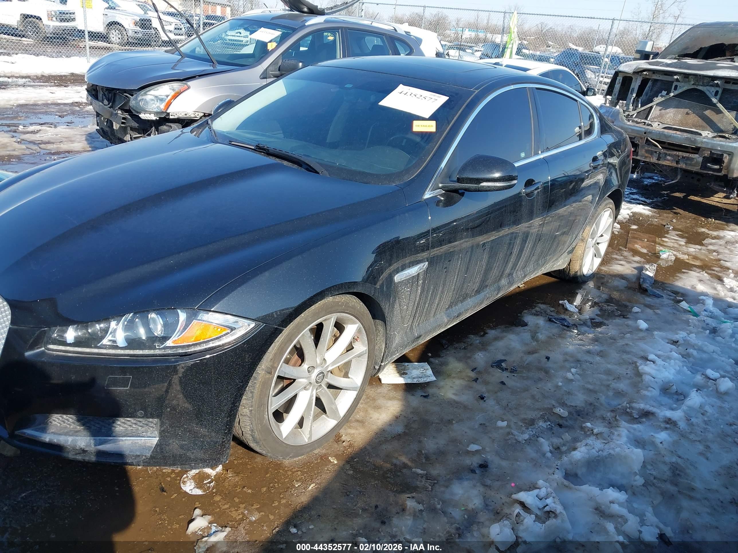 JAGUAR XF image 2