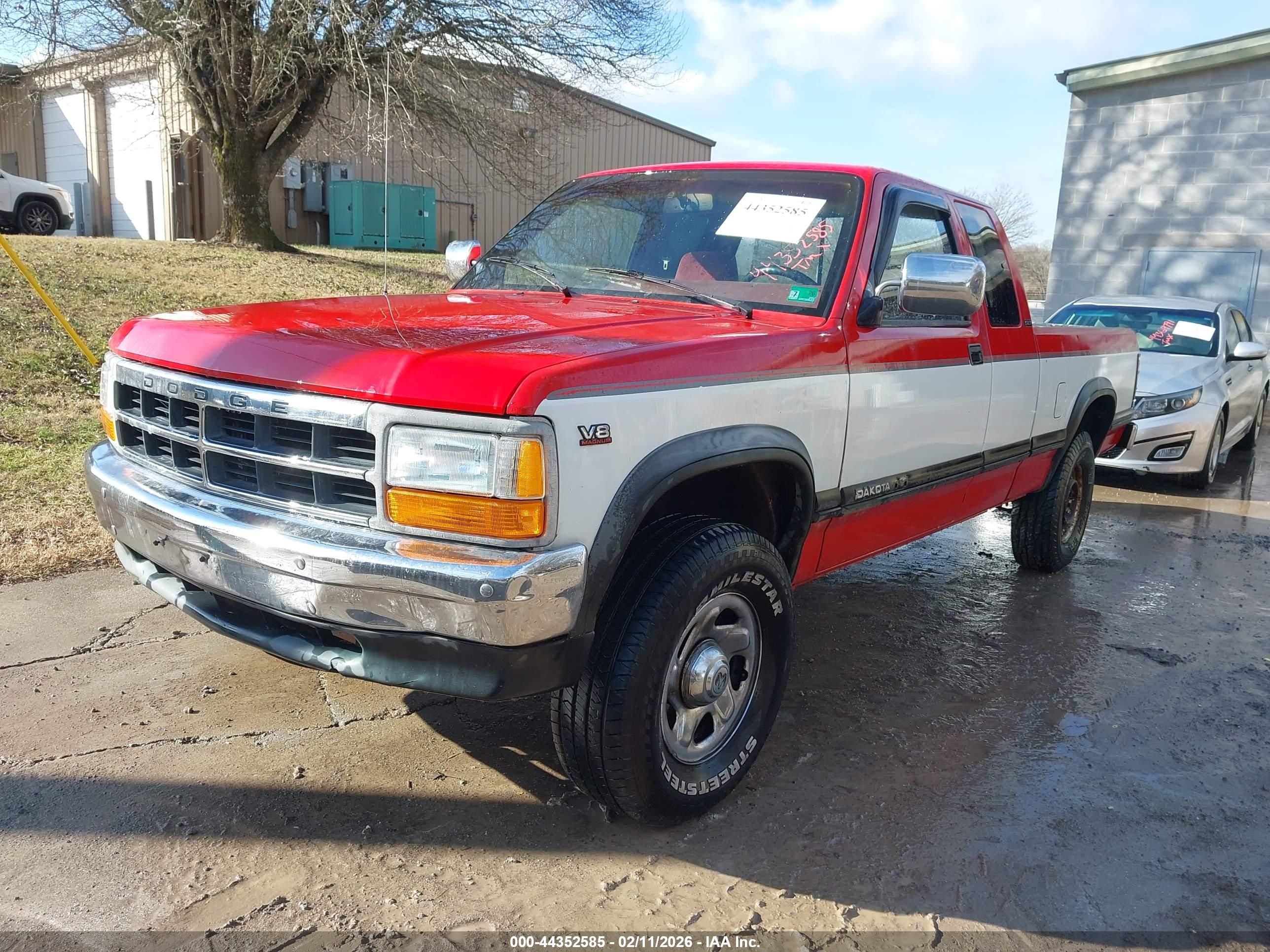 DODGE DAKOTA image 2