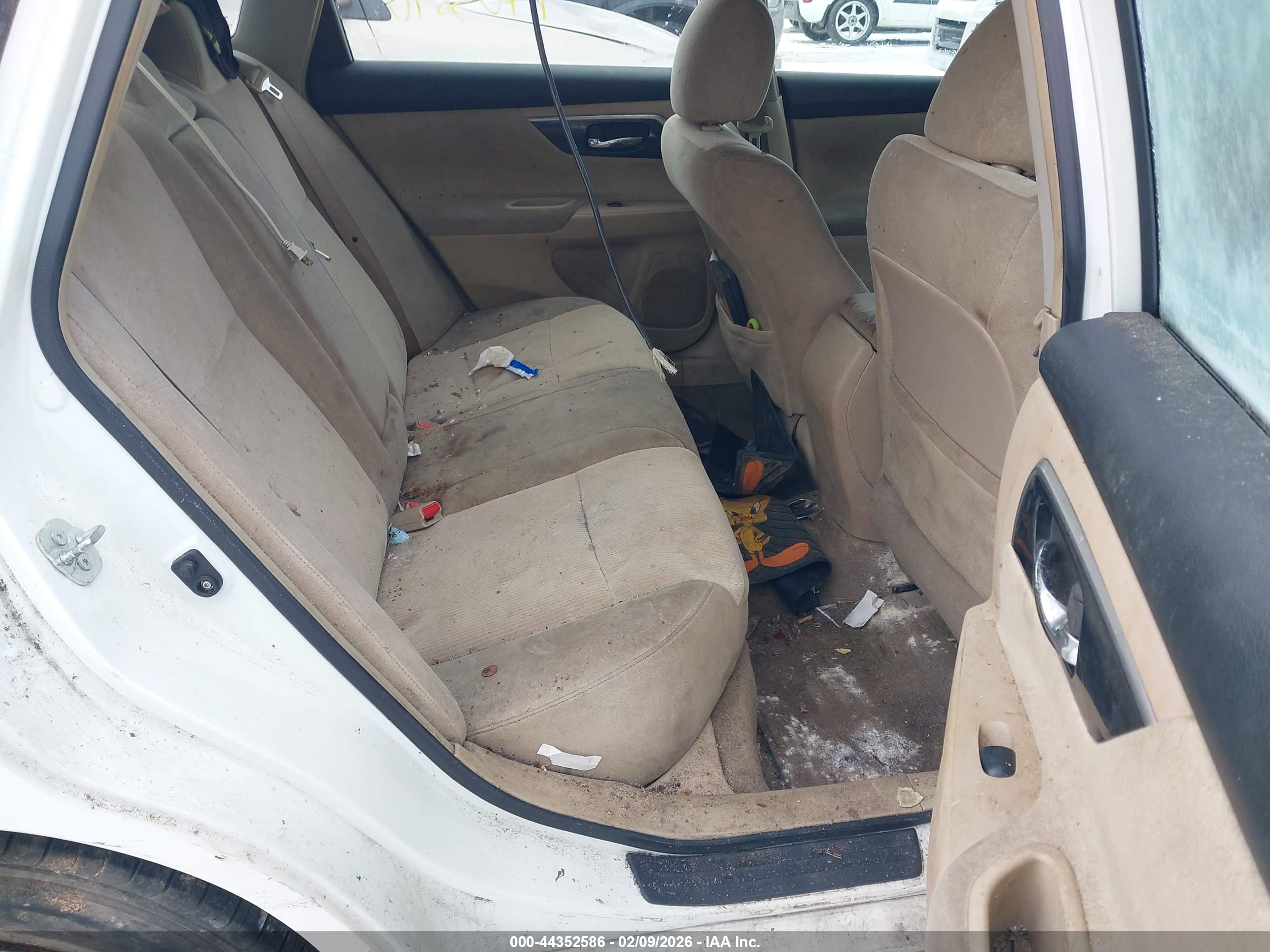 NISSAN ALTIMA image 8
