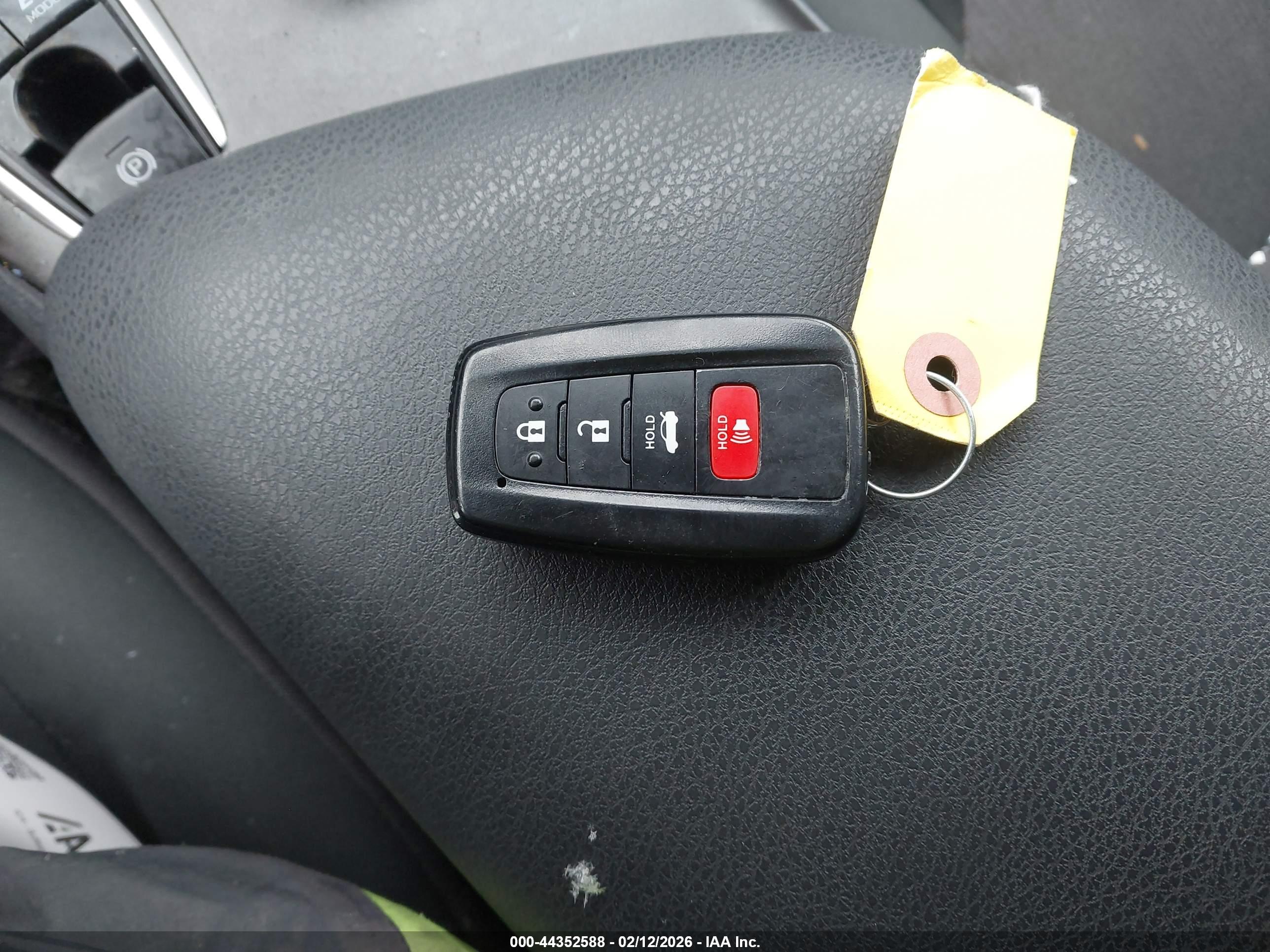 TOYOTA CAMRY image 11
