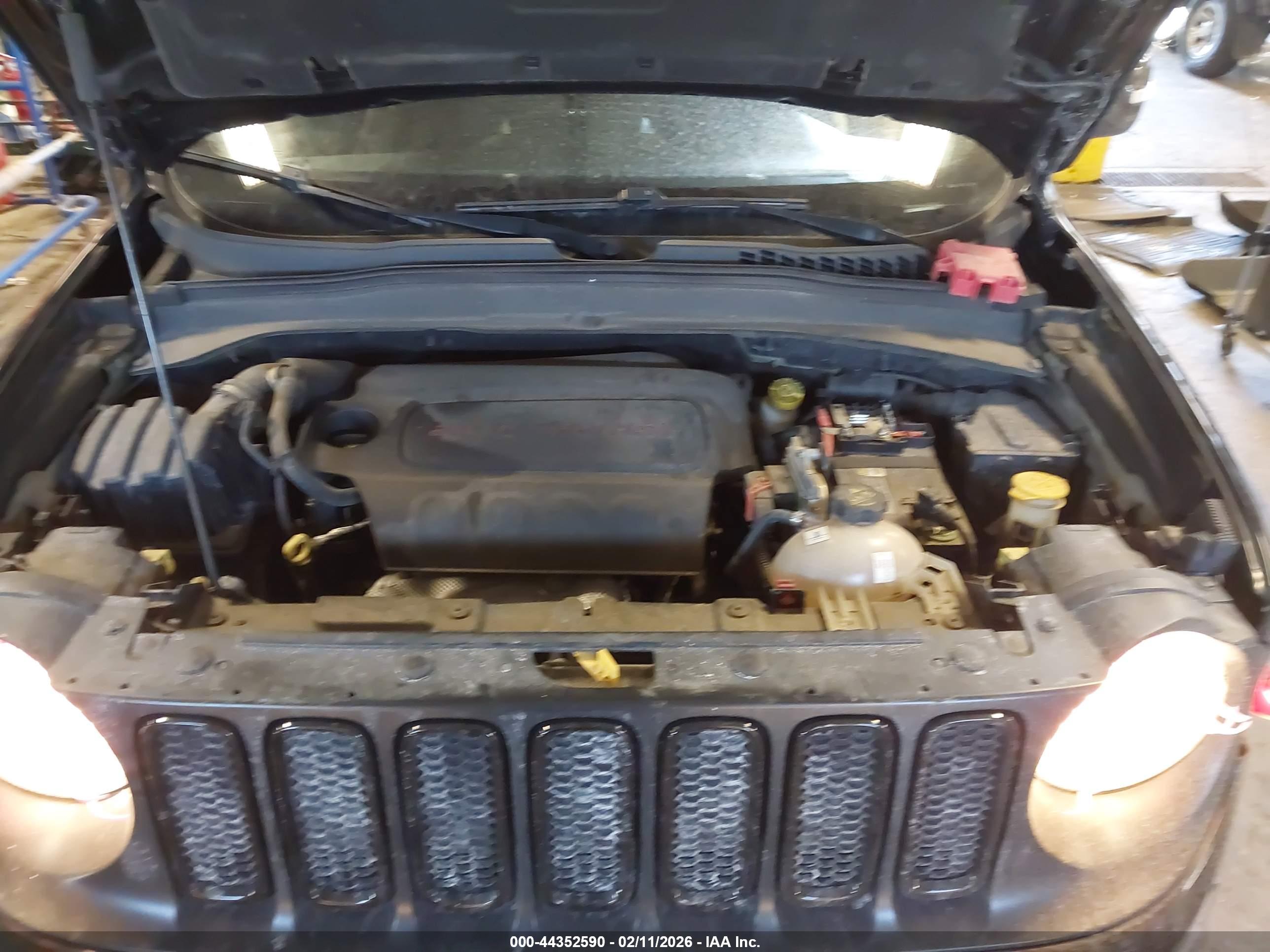 JEEP RENEGADE image 10
