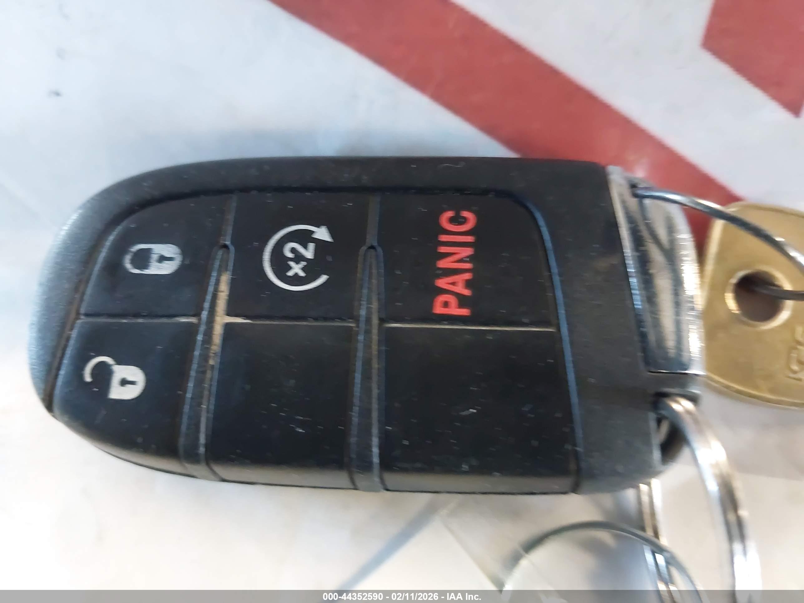JEEP RENEGADE image 11