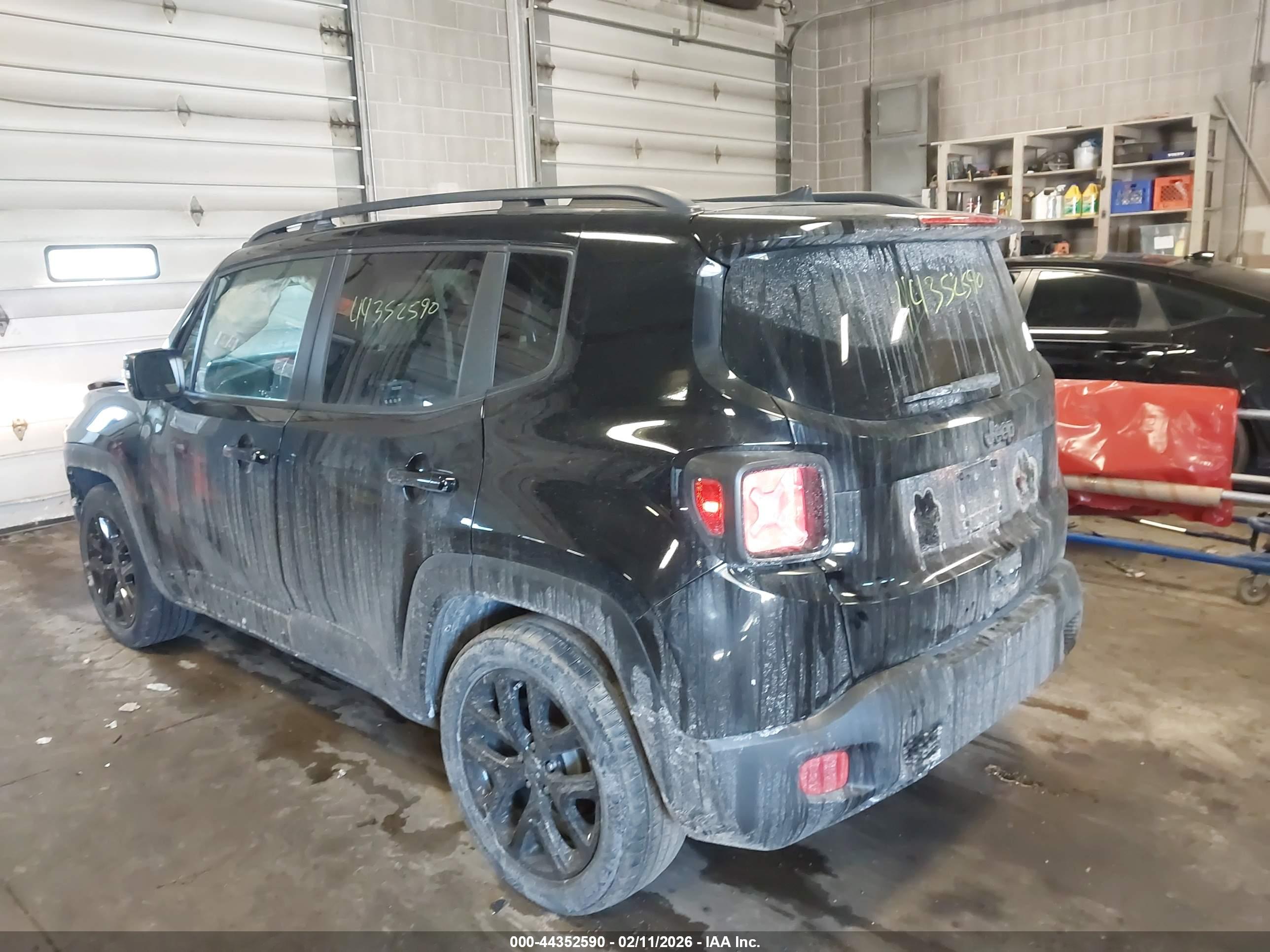 JEEP RENEGADE image 3