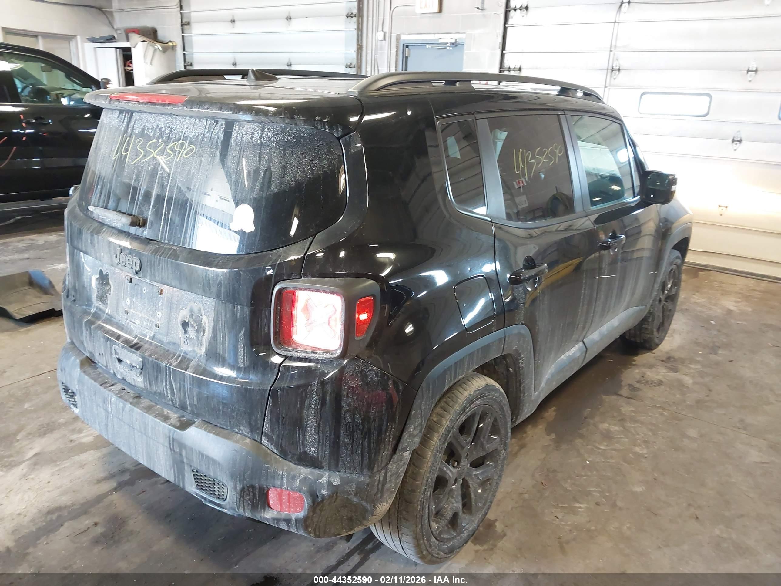 JEEP RENEGADE image 4
